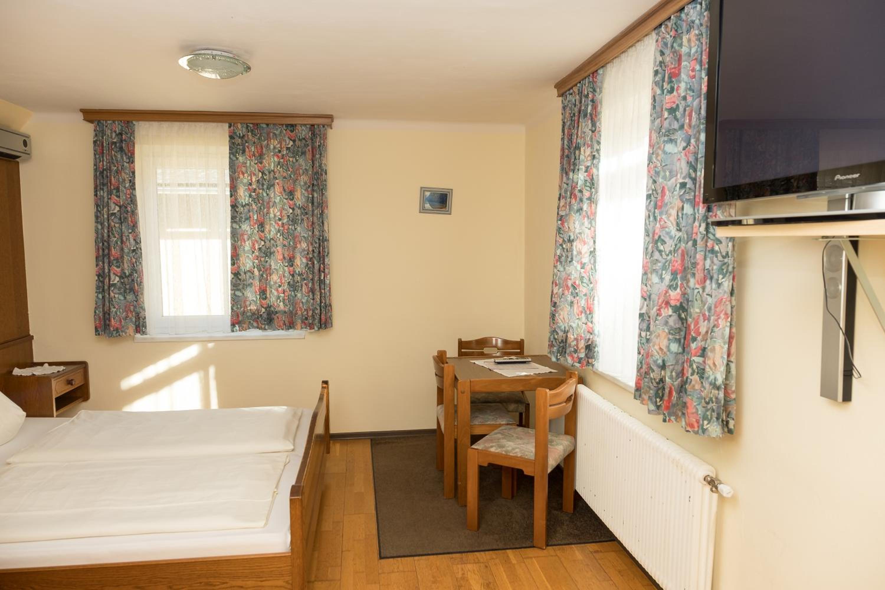Standard Triple Room - Photo 5