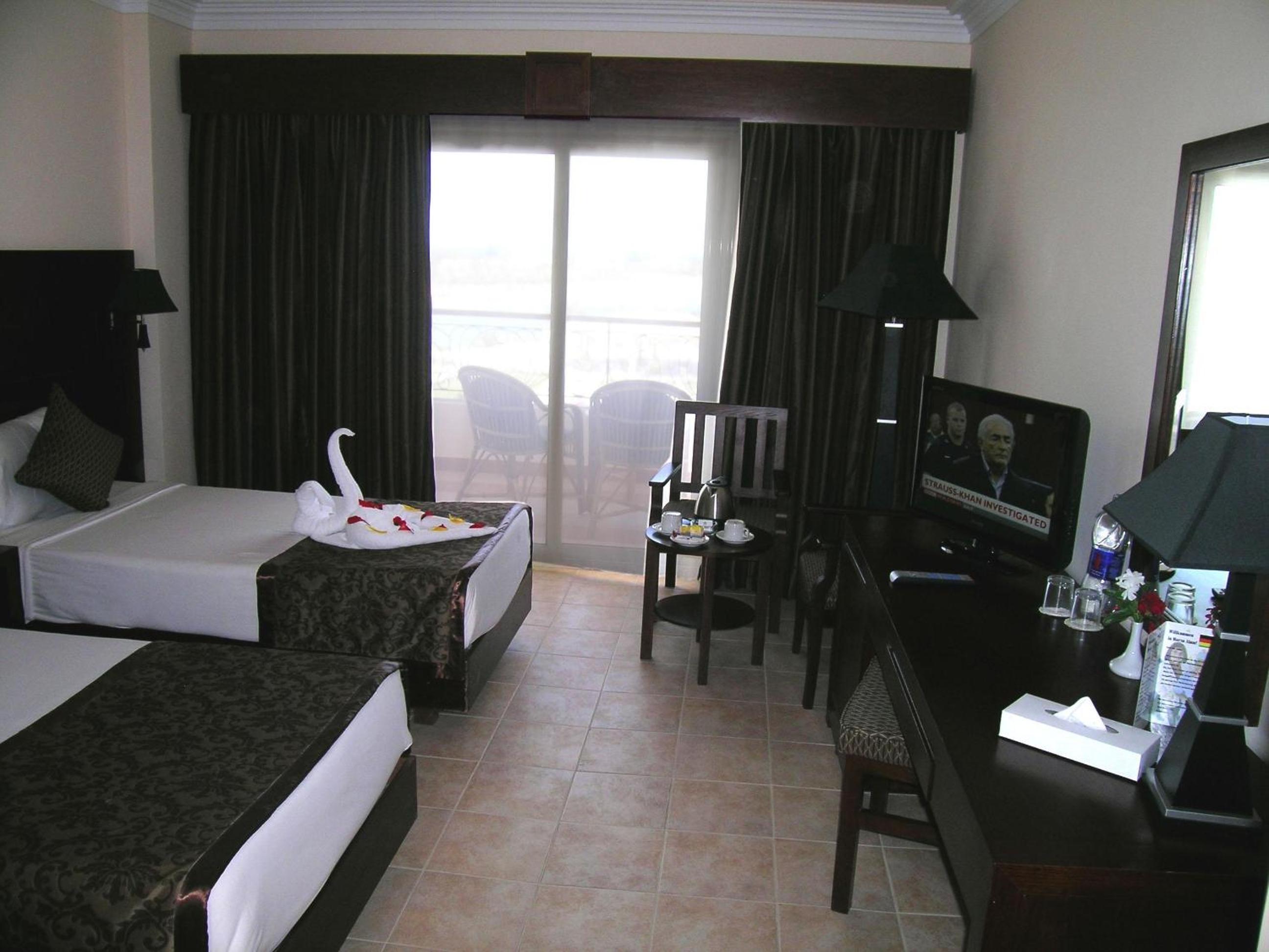 Deluxe Double or Twin Room photo 2
