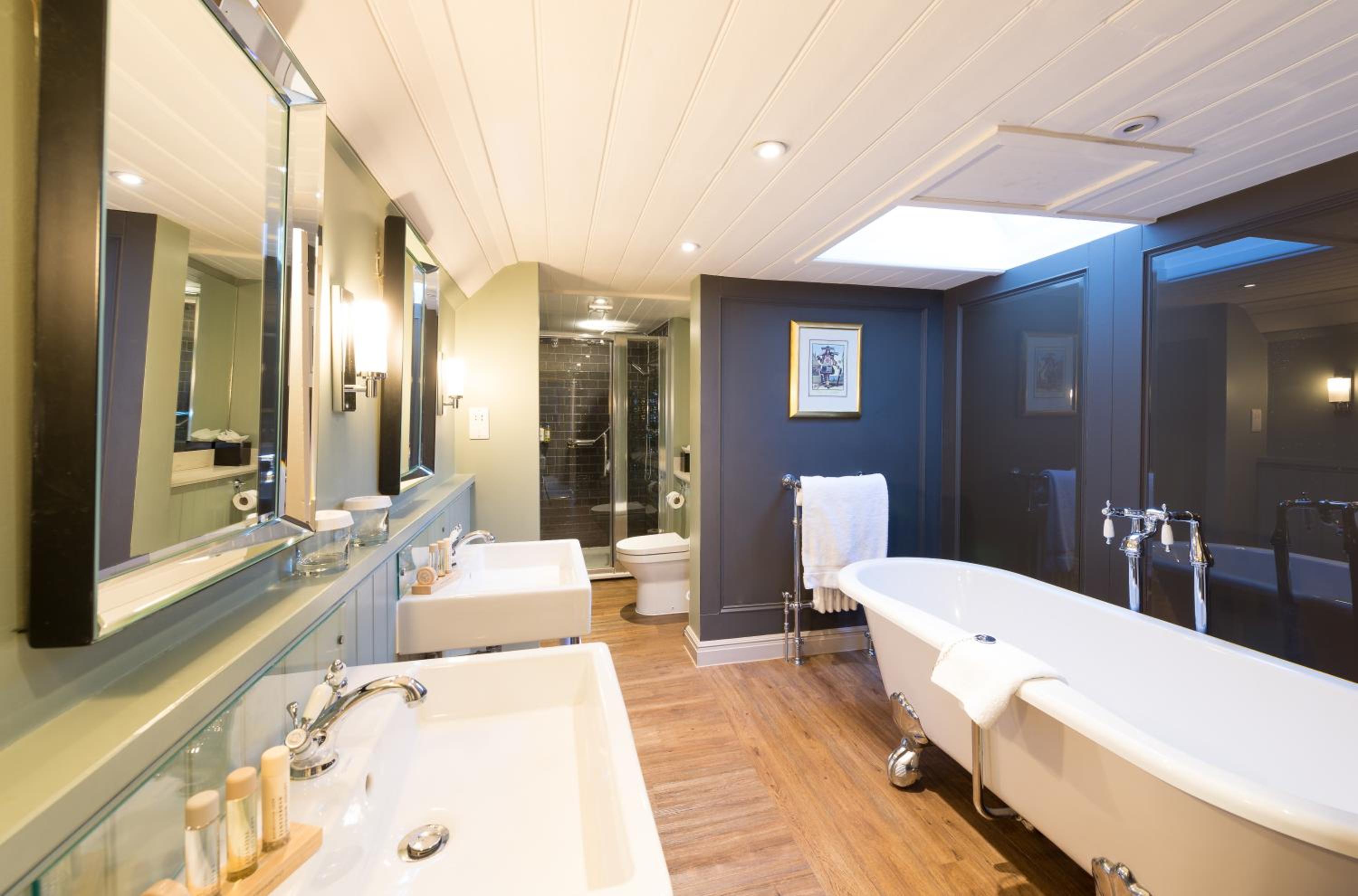 Suite - Photo 2