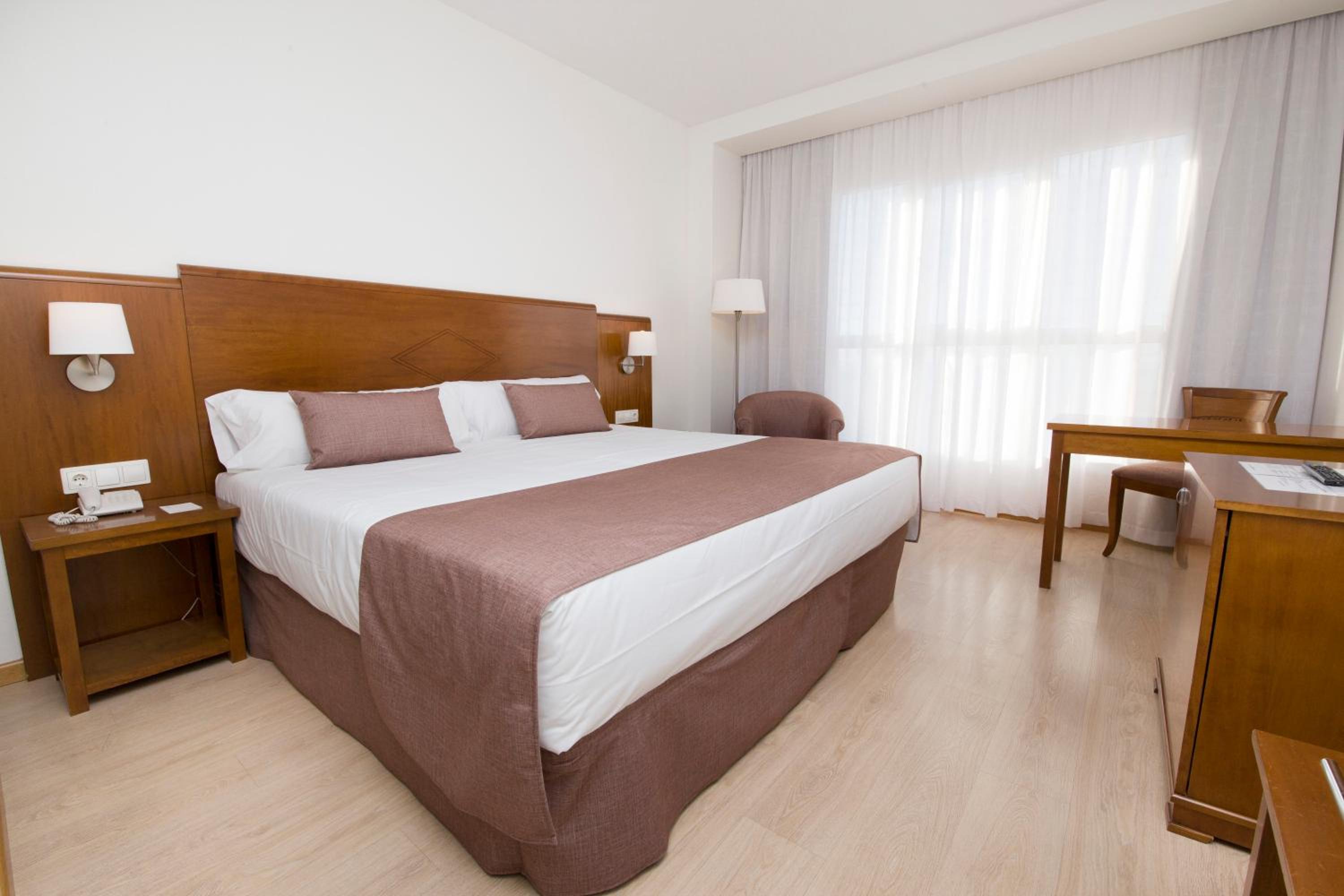 Double or Twin Room - Photo 2