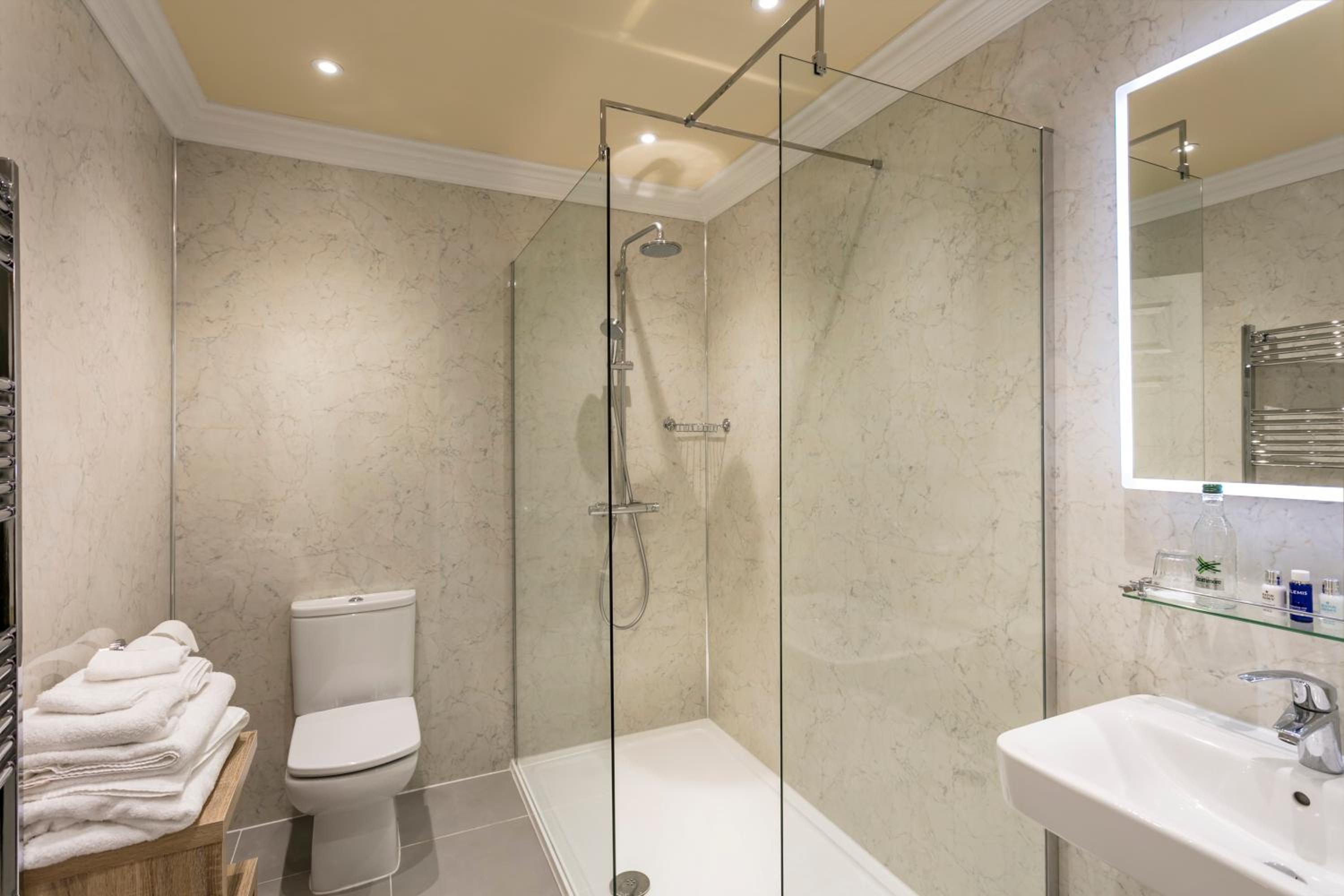Double Room with Shower photo 2