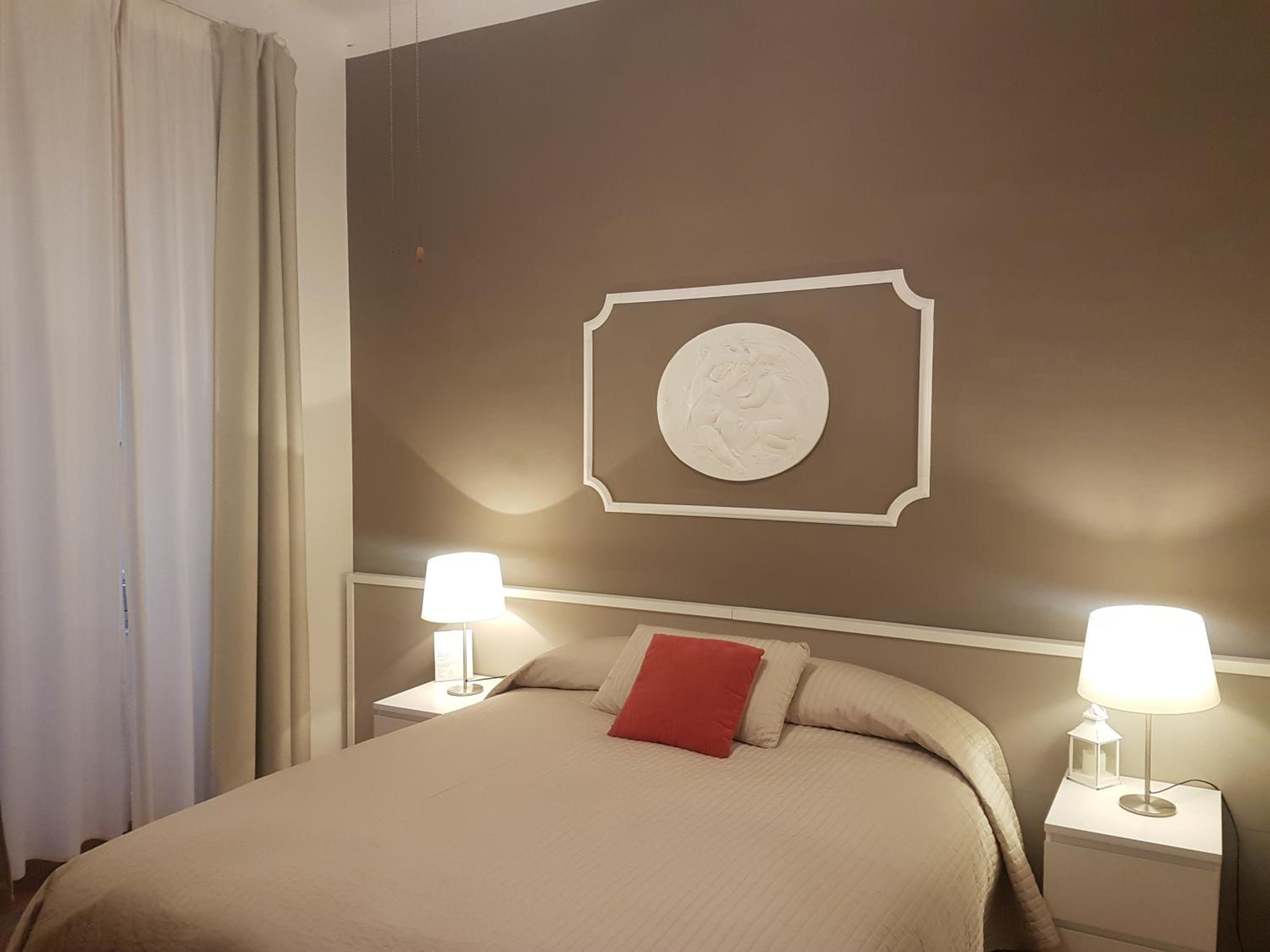 Deluxe King Room photo 1