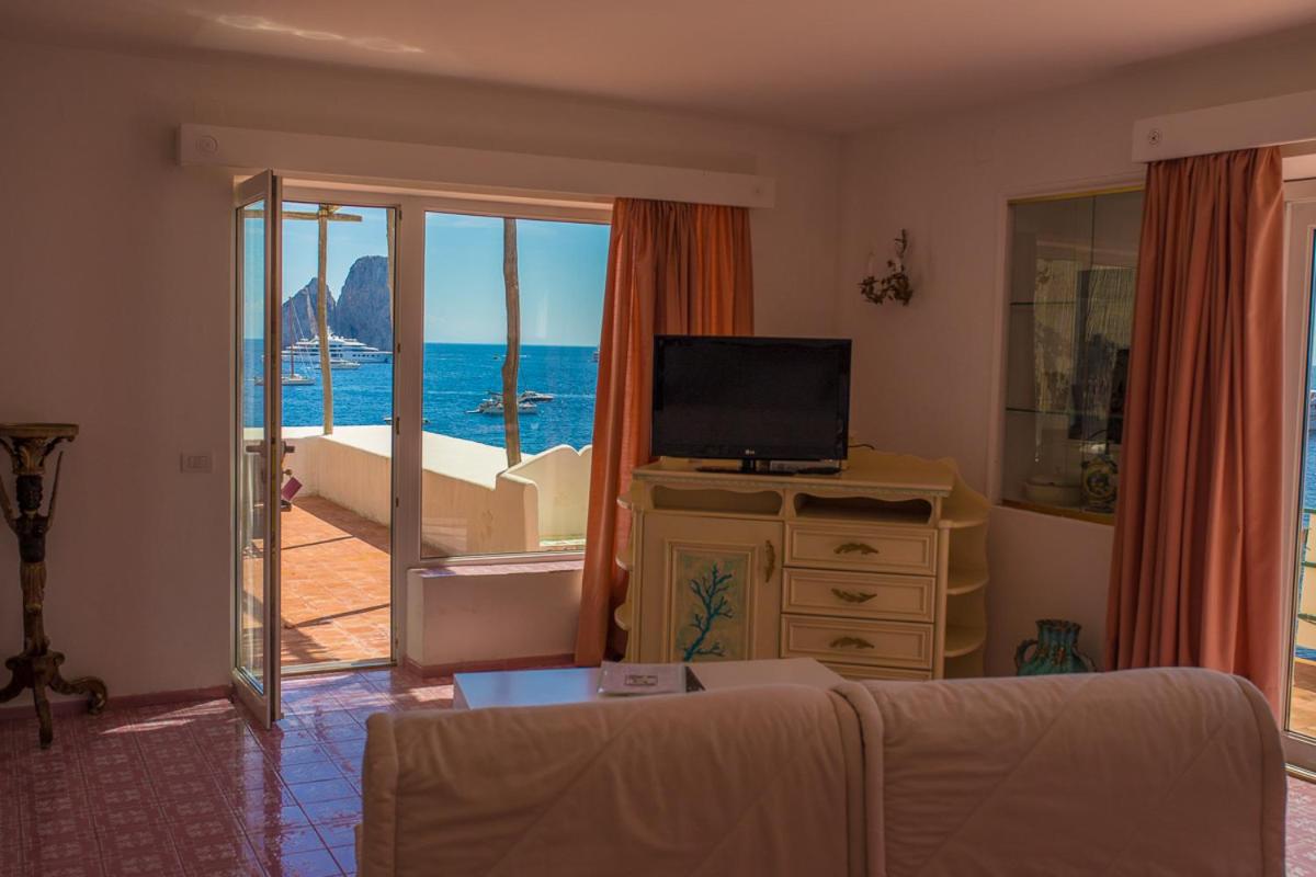 Superior Double Room with Sea View - Photo 6