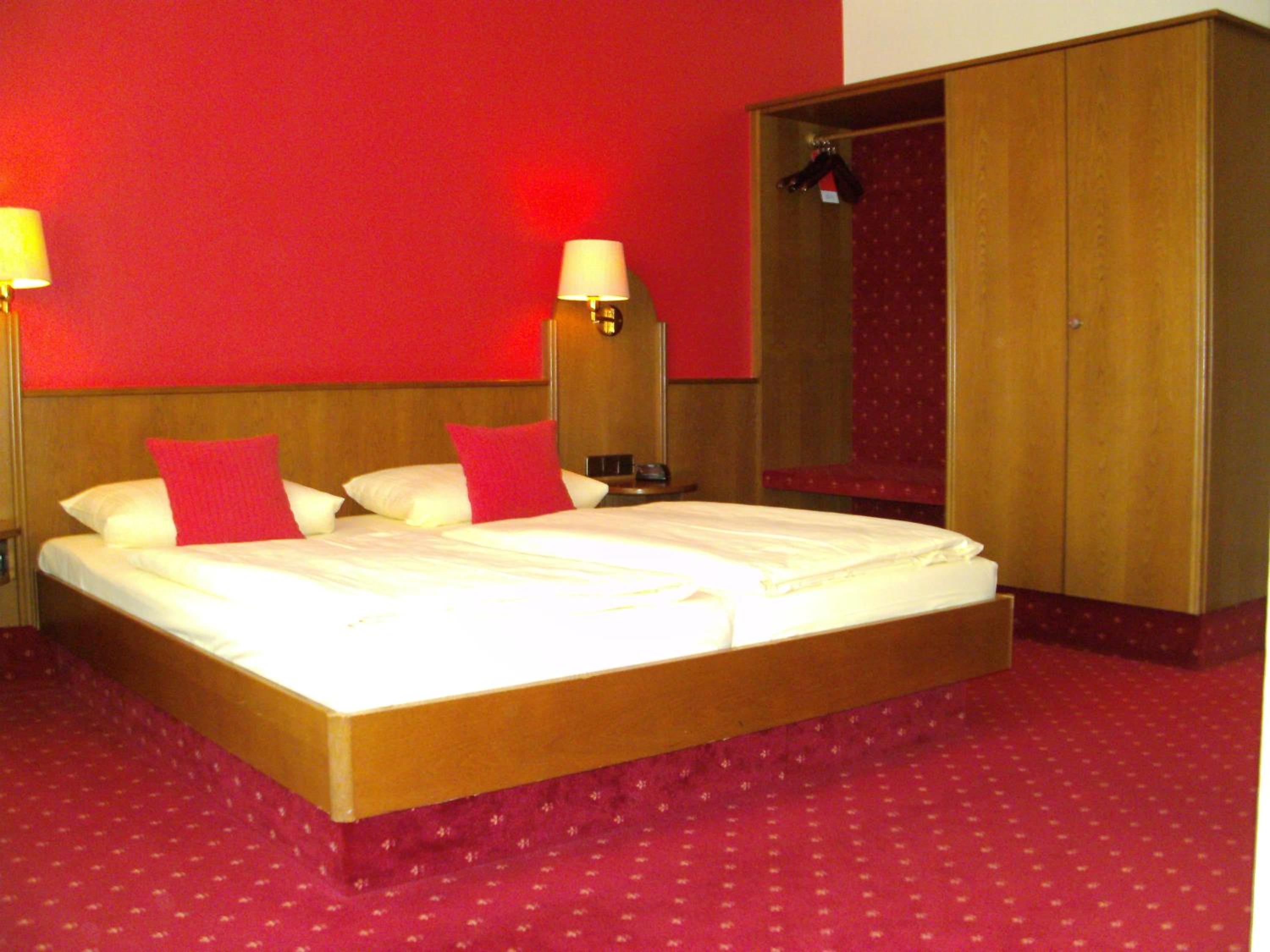 Standard Double Room - Photo 5