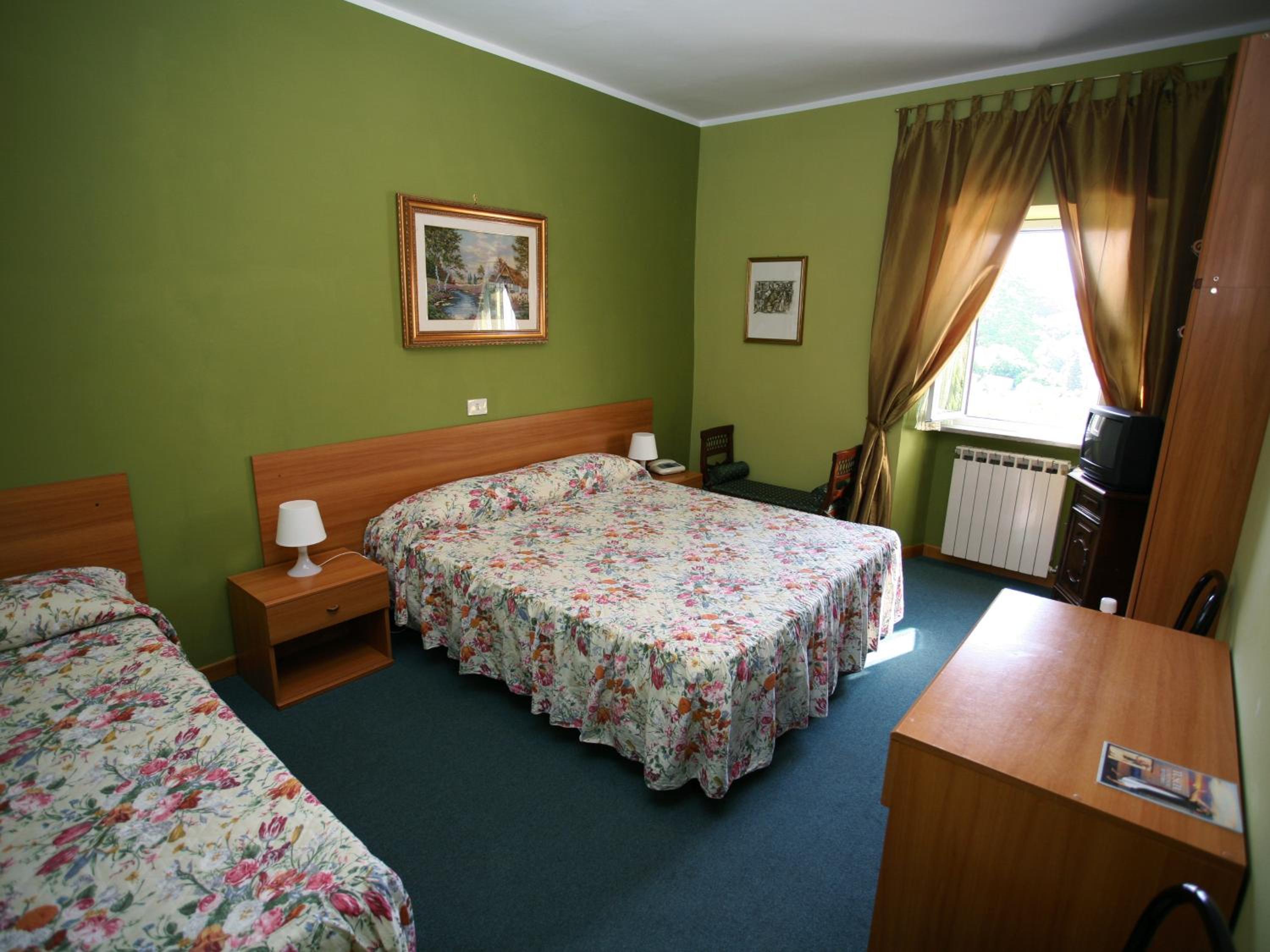 Single Room photo 2