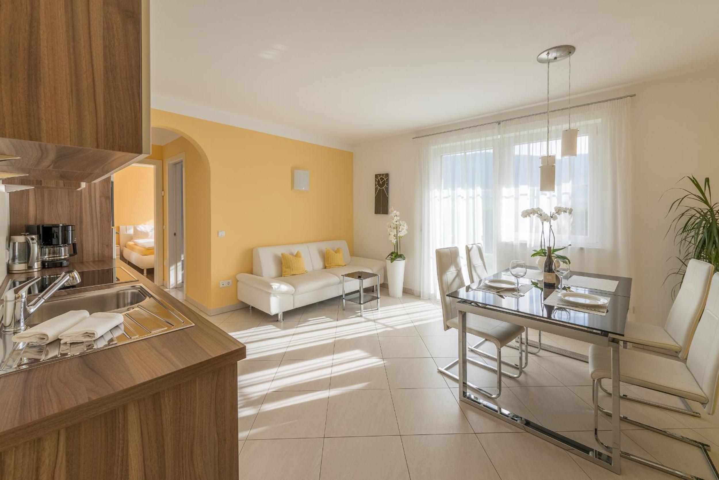 One-Bedroom Apartment with Garden photo 3