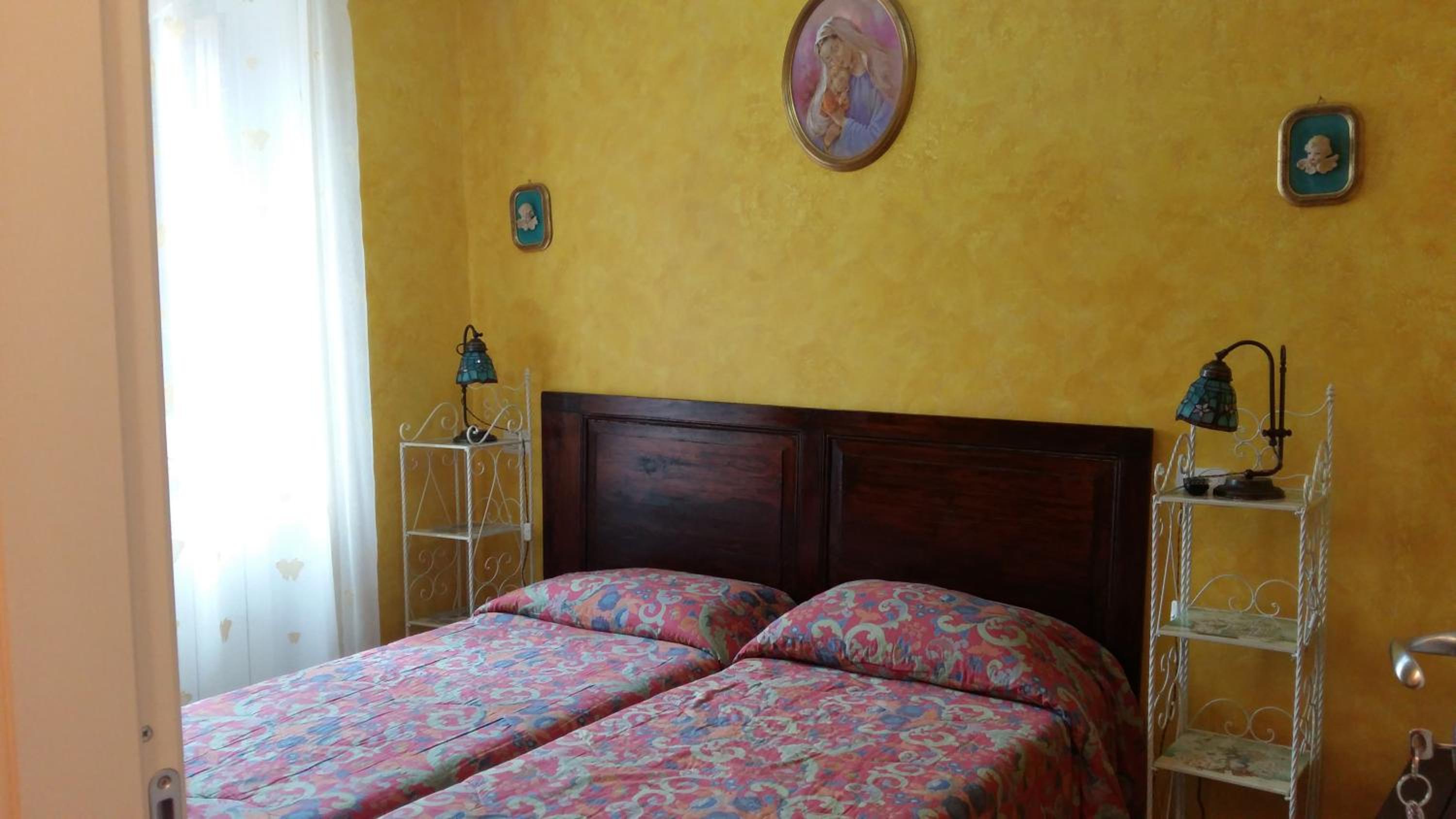Double or Twin Room with Private Bathroom - Photo 5