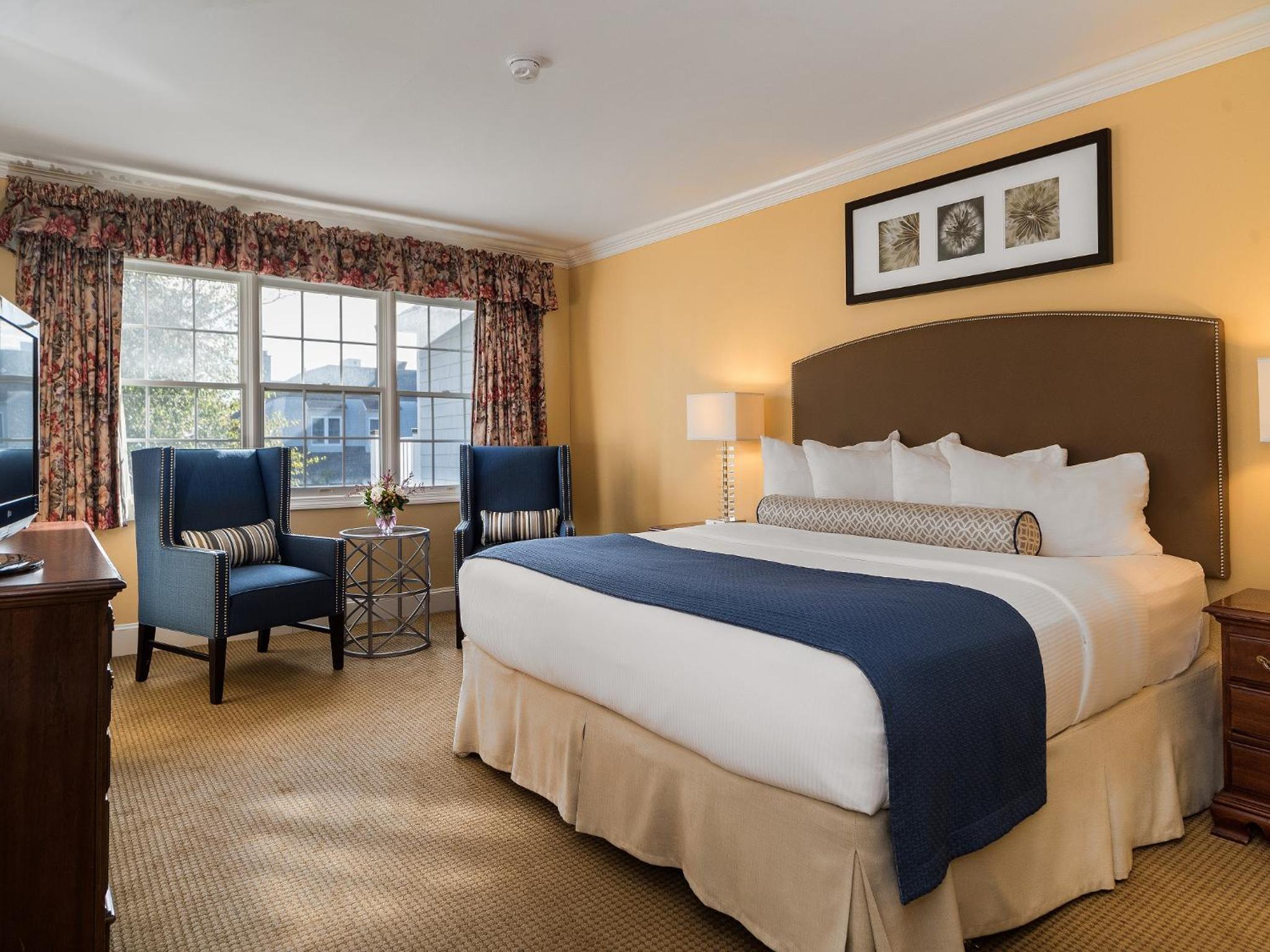 Junior Suite with Balcony