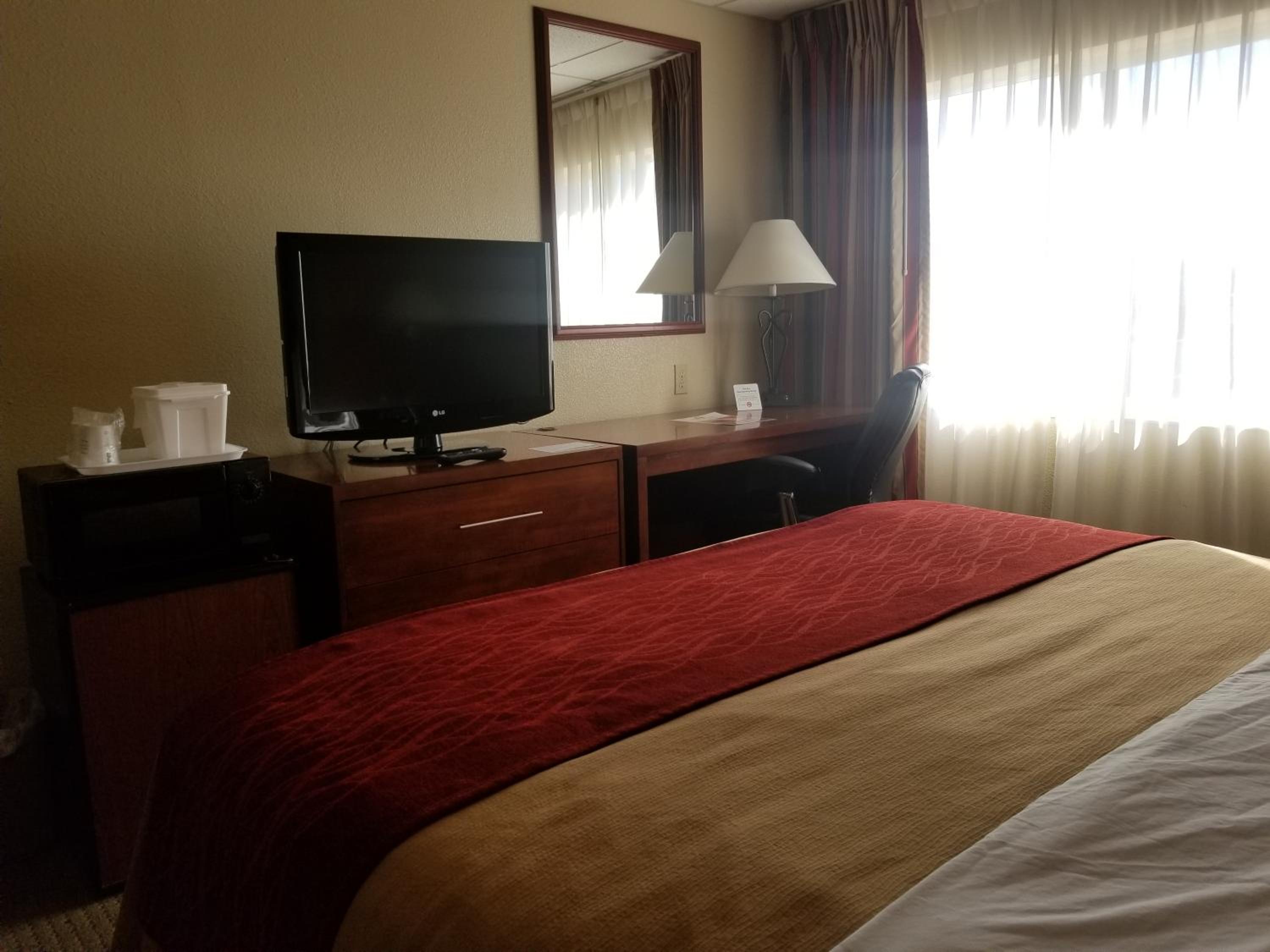 King Room - Non-Smoking - Photo 1
