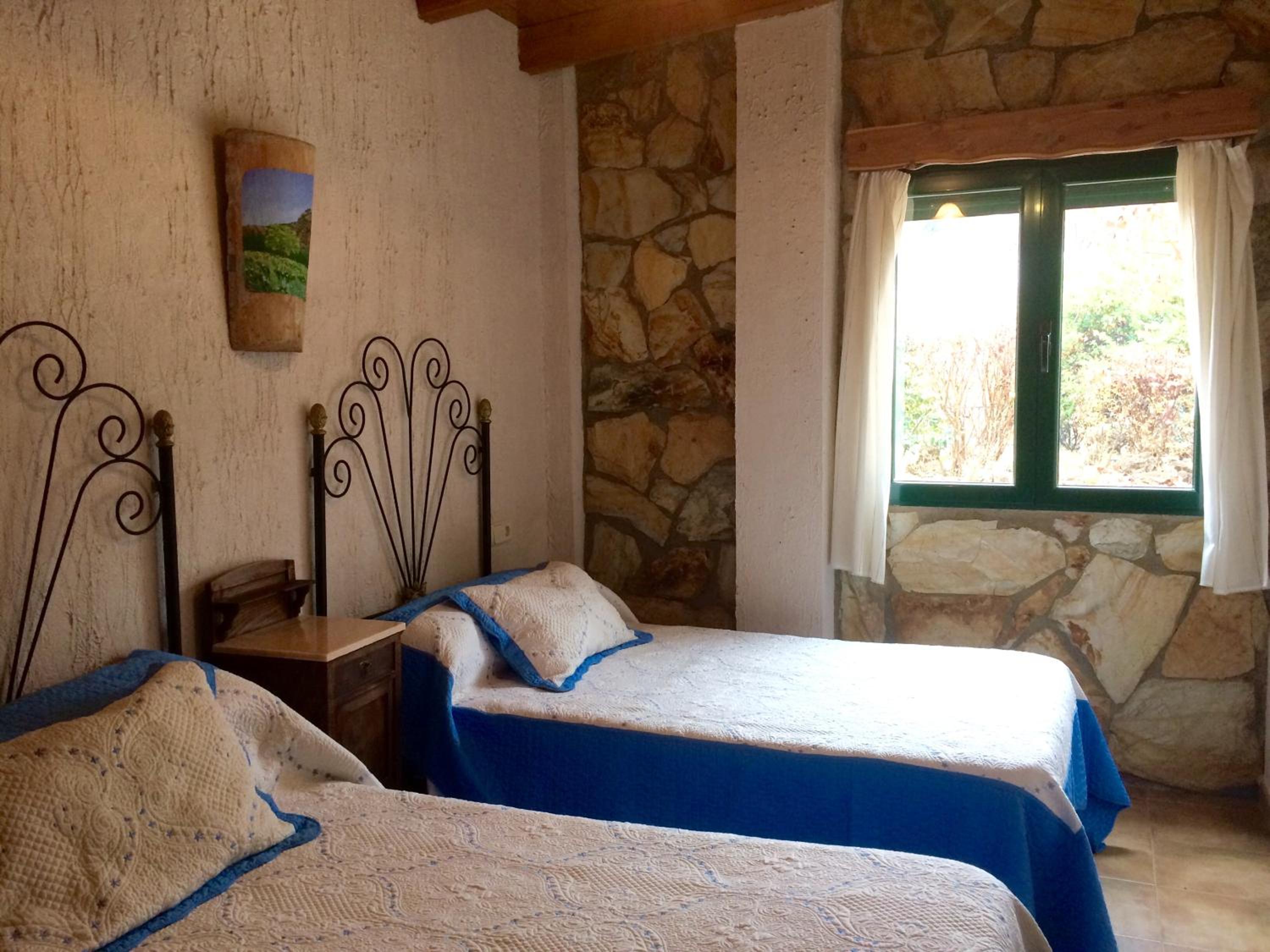 Two-Bedroom Cottage (4 Adults)  - Photo 2