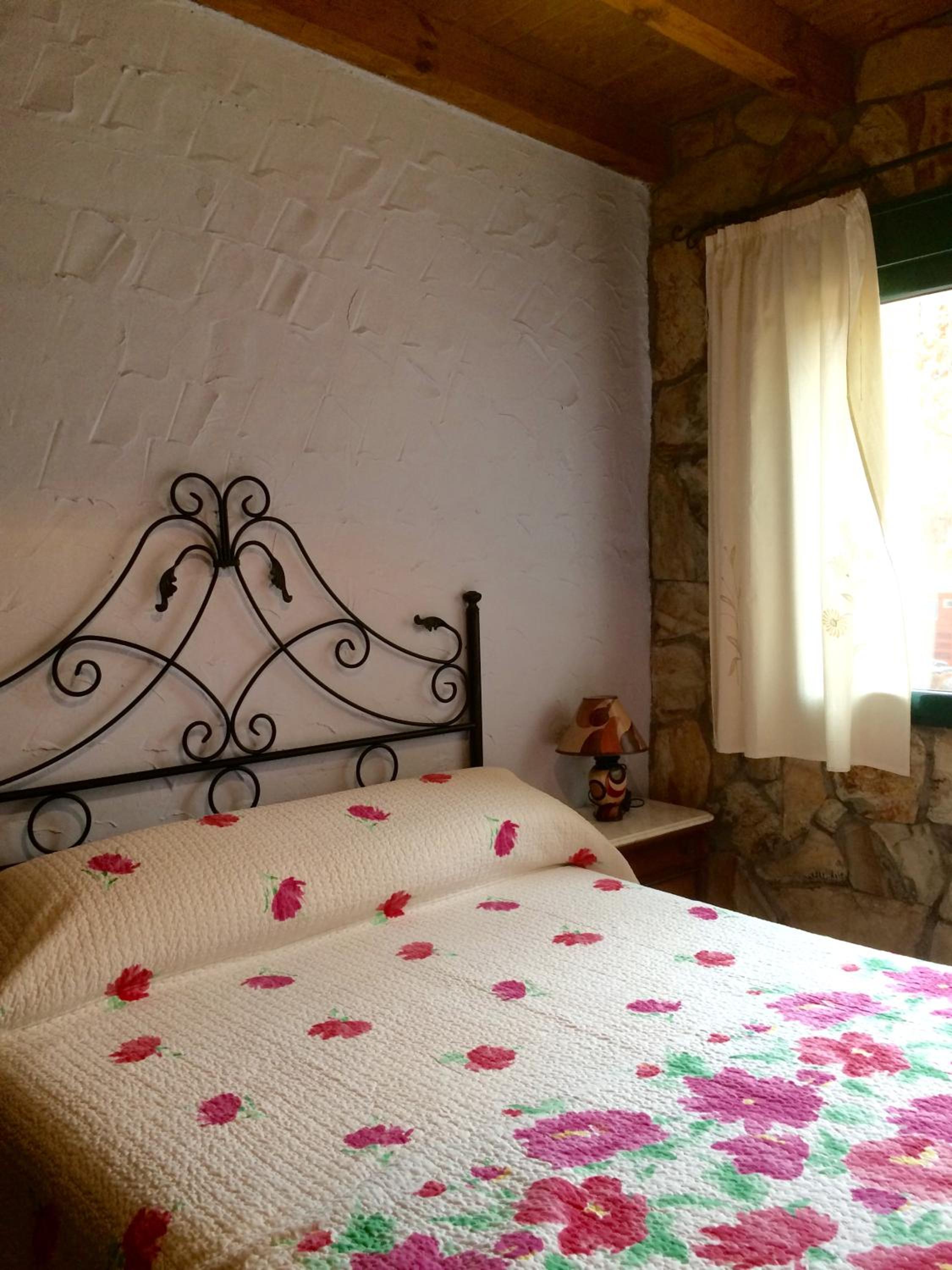 Two-Bedroom Cottage (4 Adults)  - Photo 4