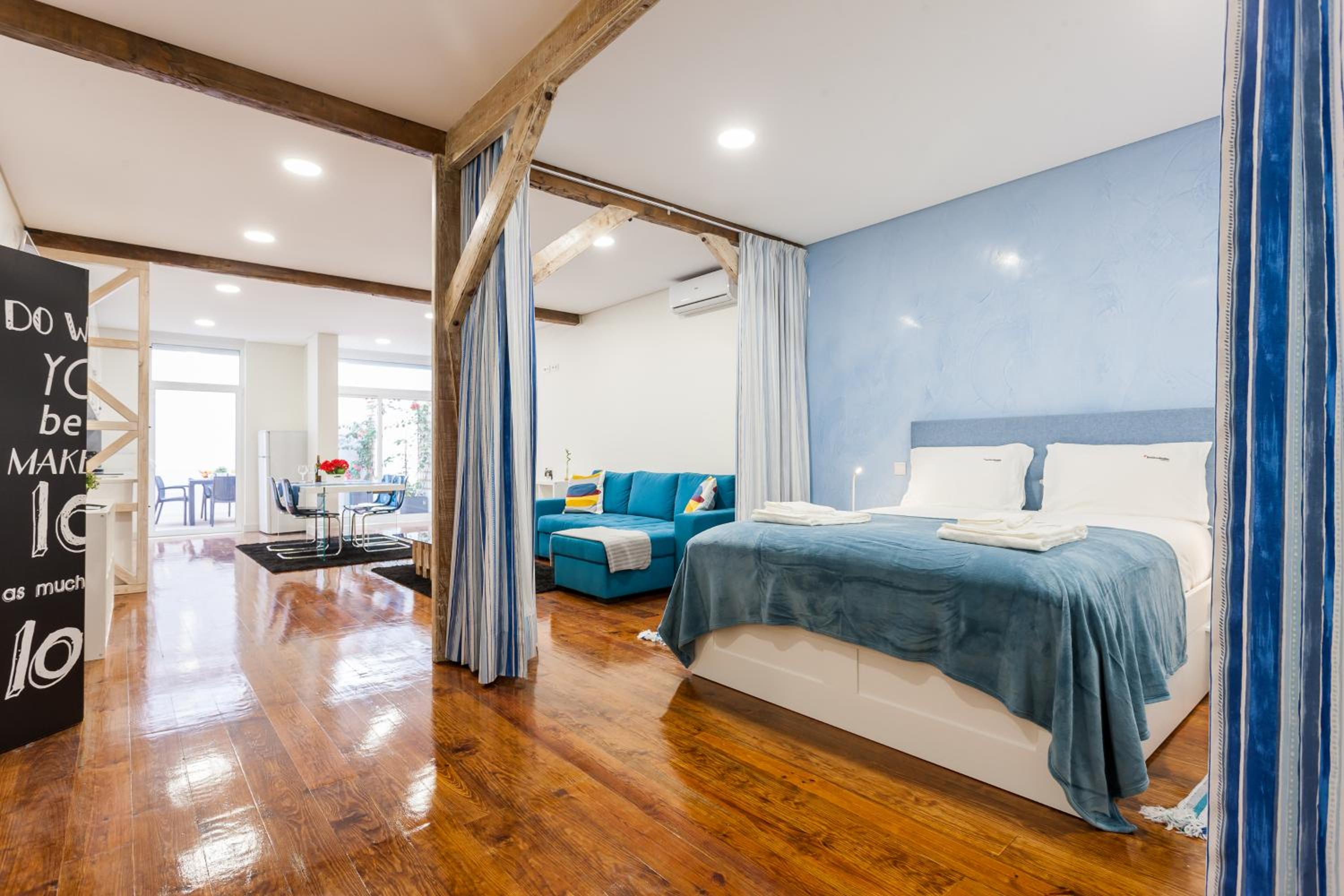 Studio Apartment photo 1