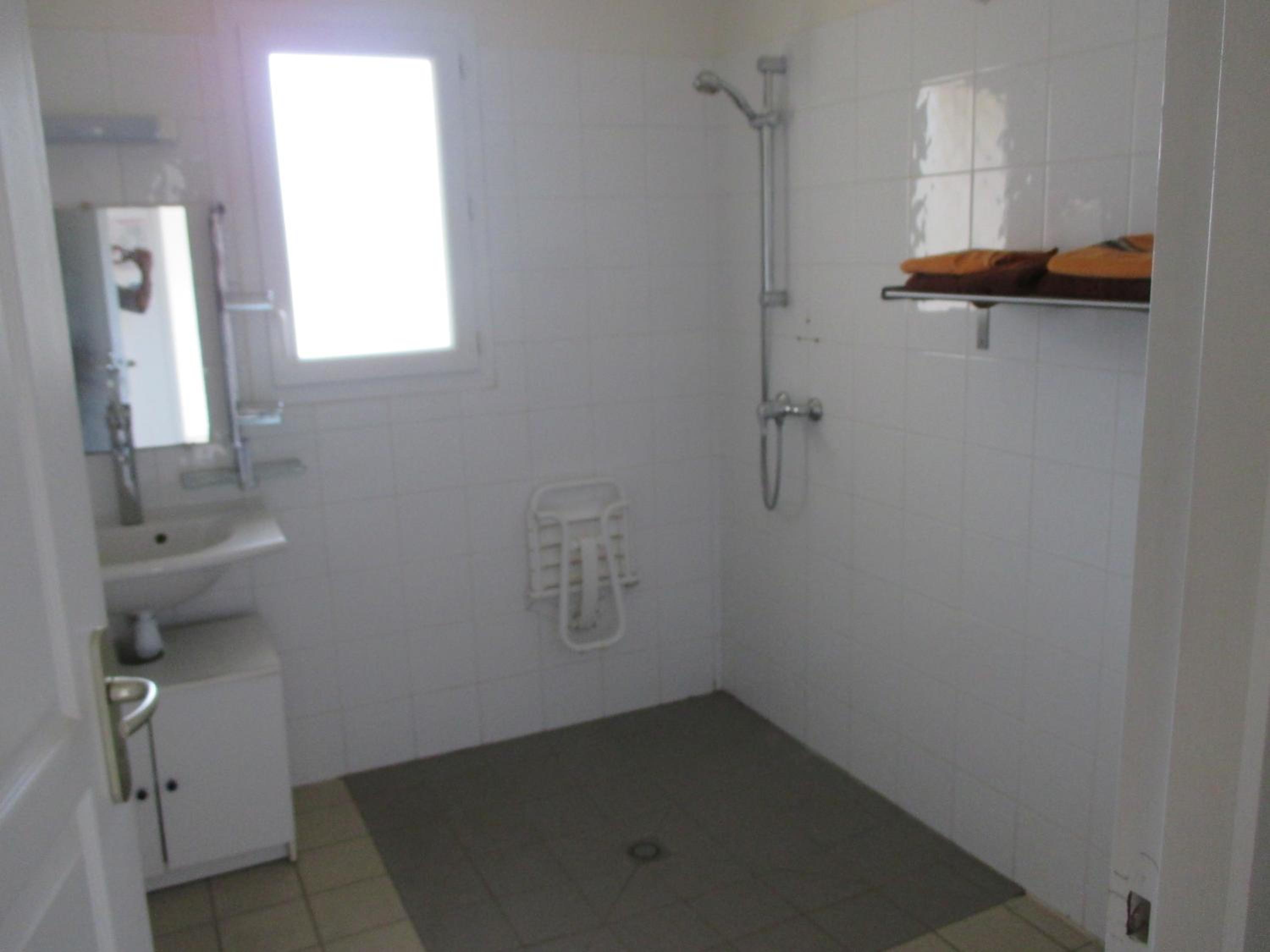 Studio Apartment - Photo 3