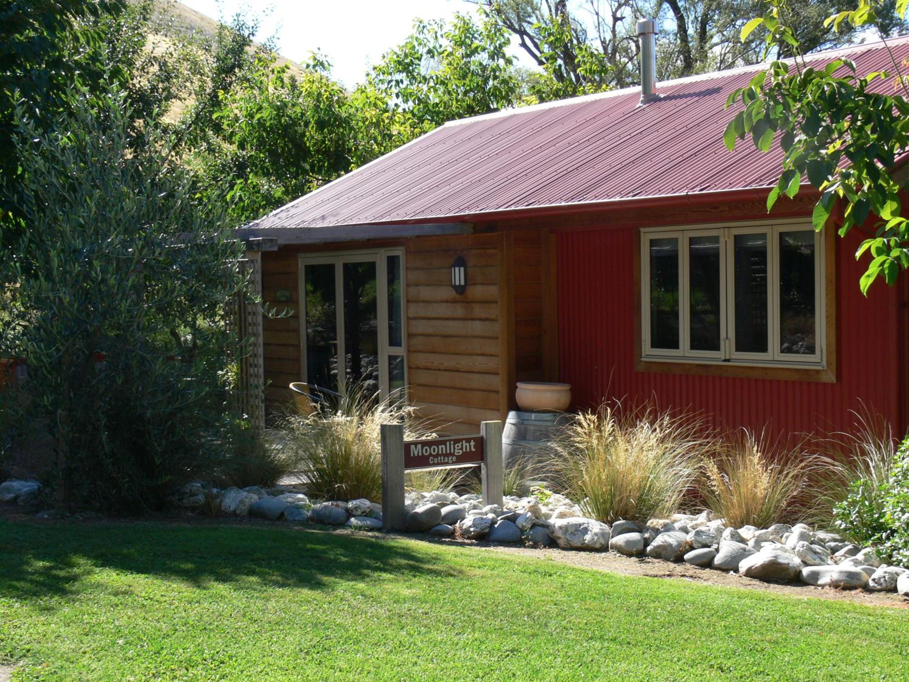 Moonlight One-Bedroom Cottage photo 2