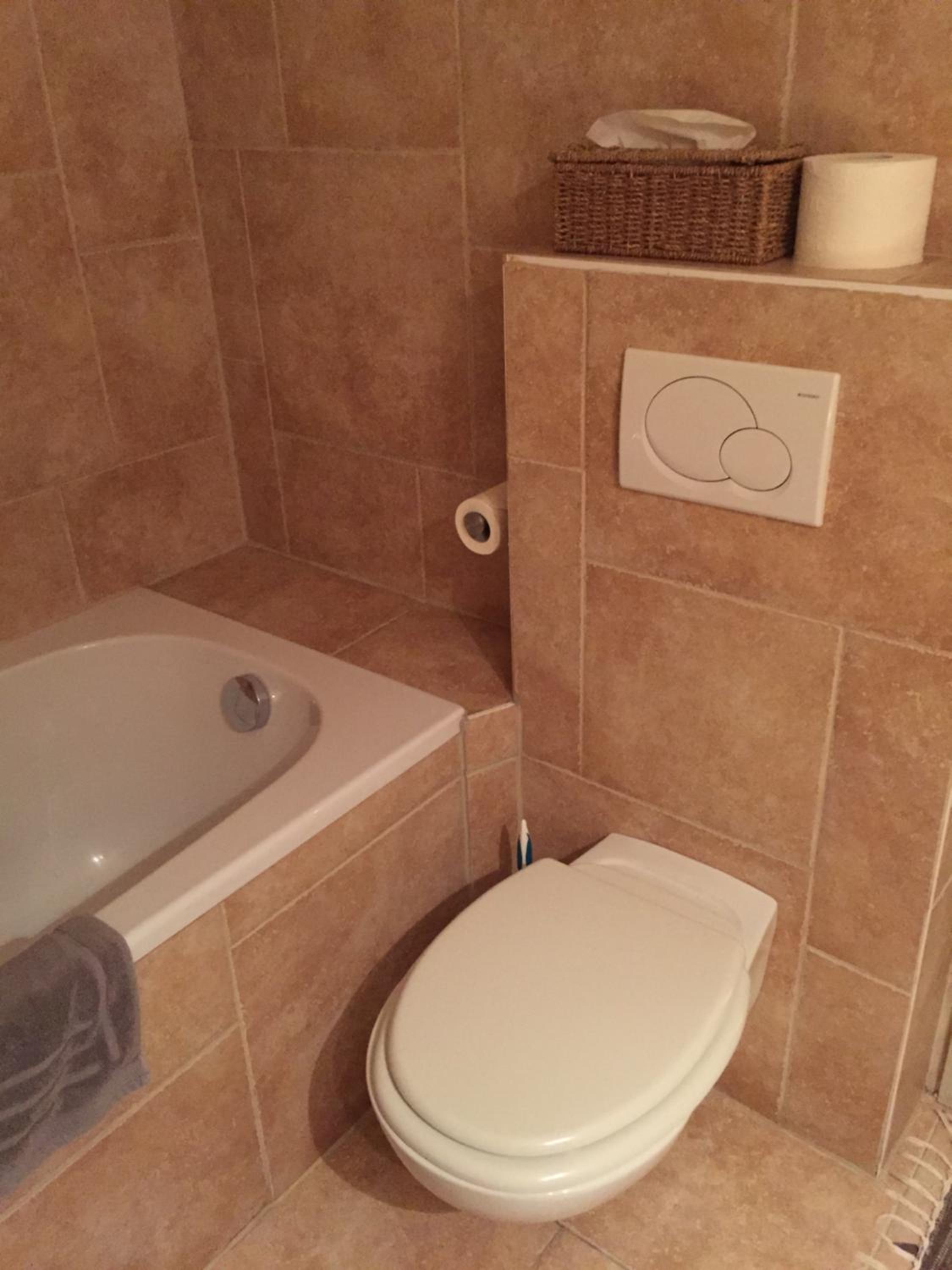 Standard Triple Room - Photo 3