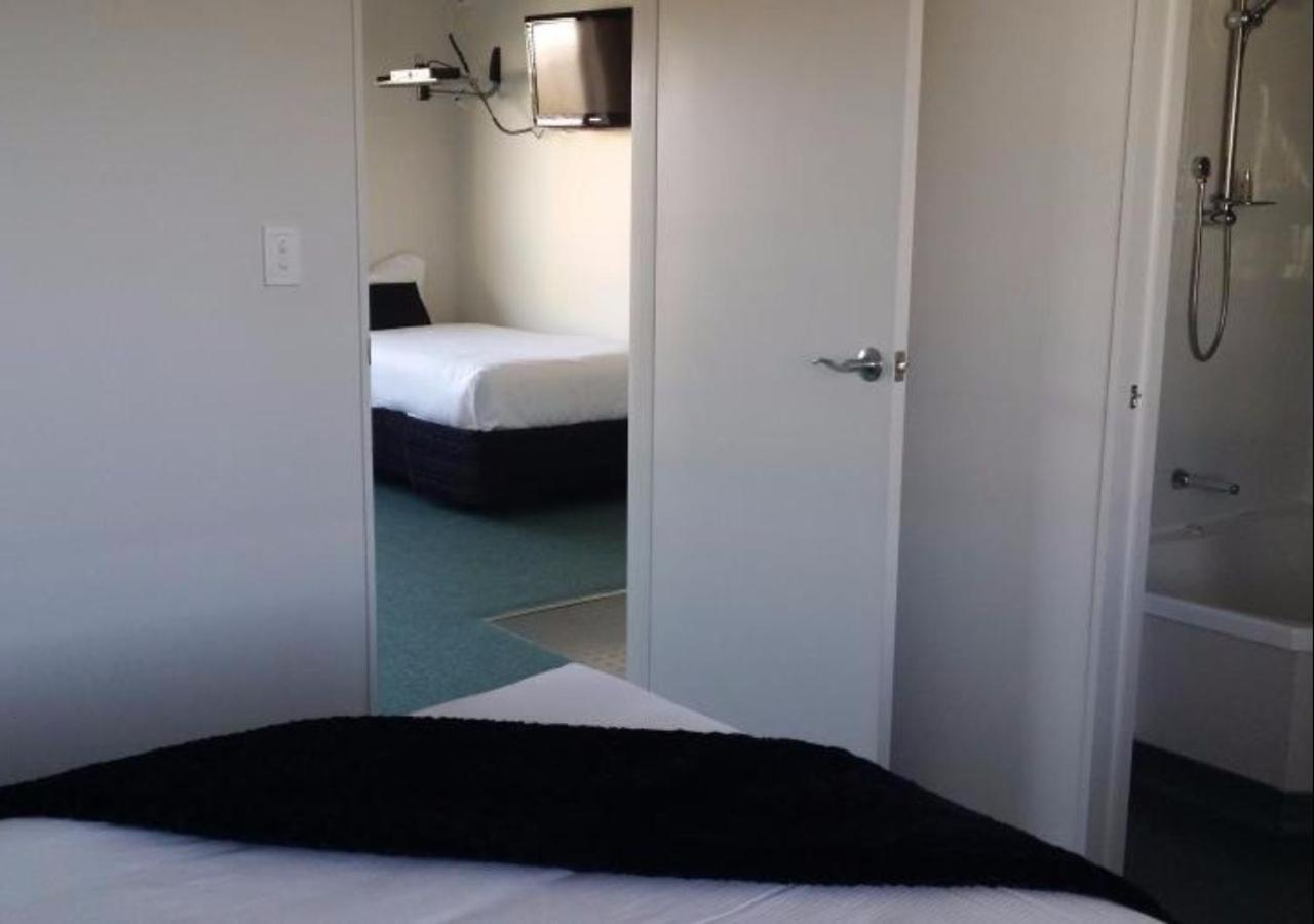 One-Bedroom Suite photo 1