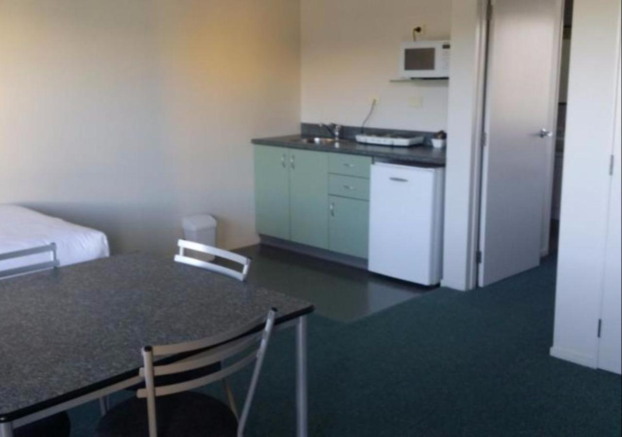 One-Bedroom Suite photo 2