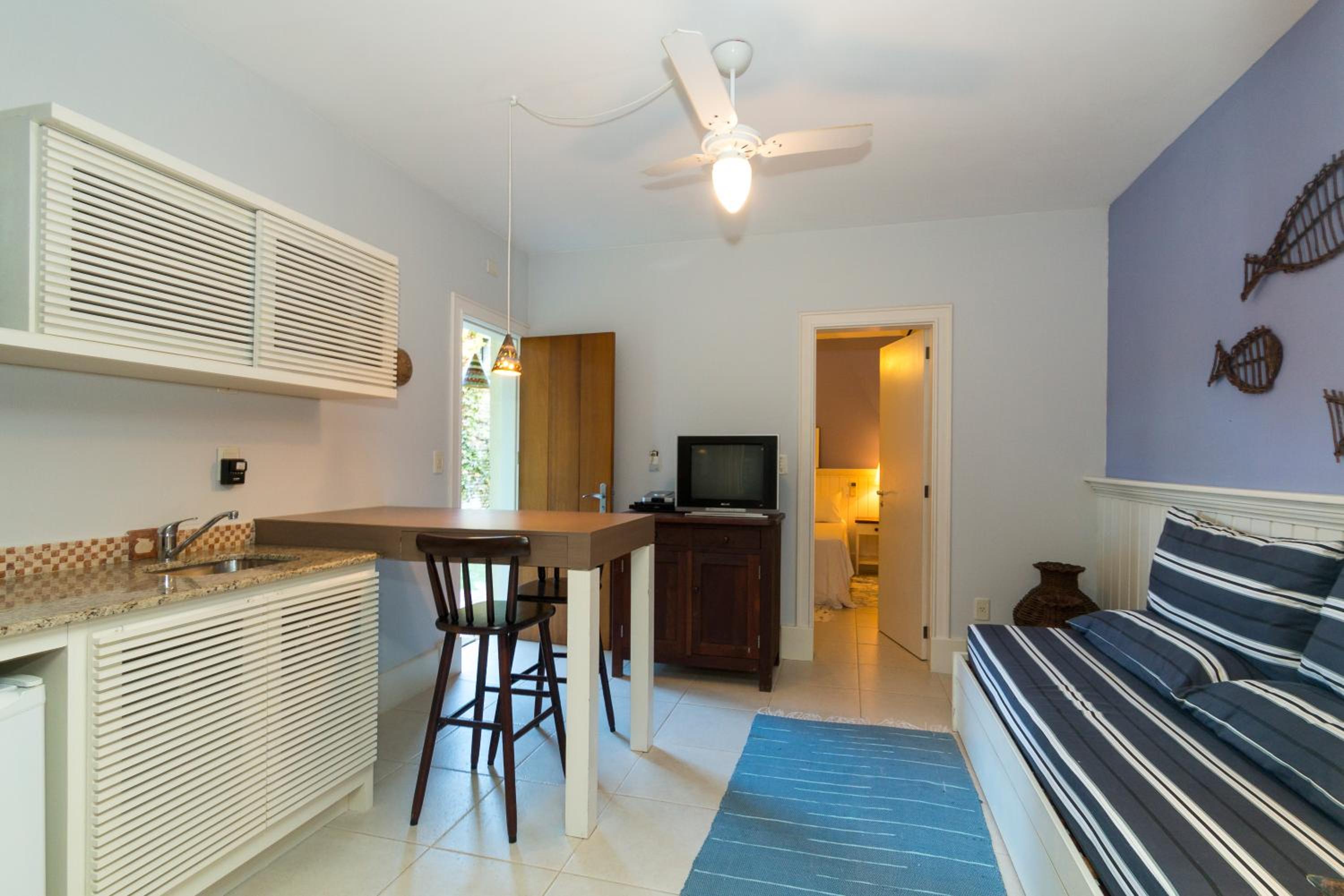 Apartment with Balcony photo 3