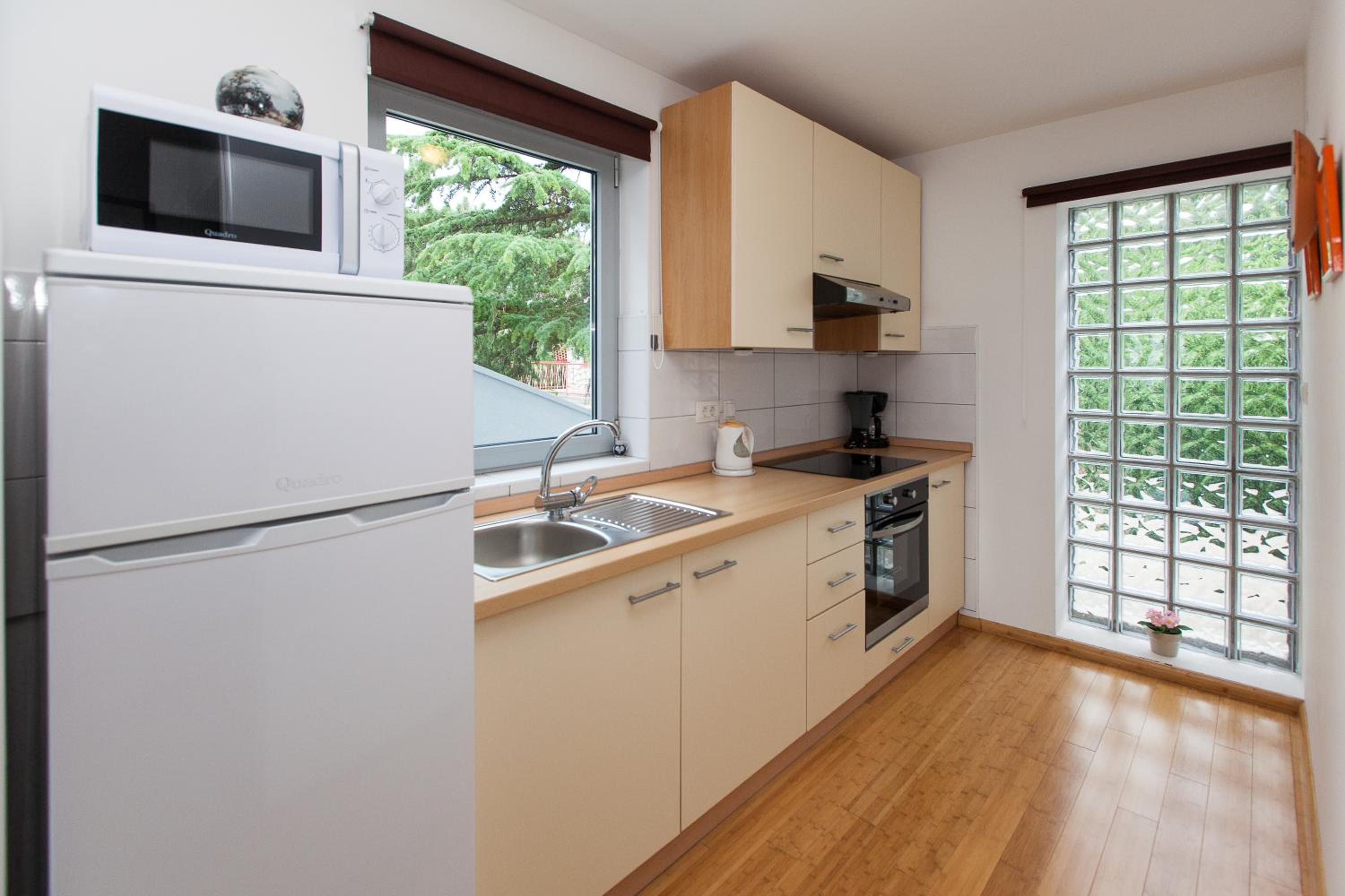 One-Bedroom Apartment with Sea View - Photo 23