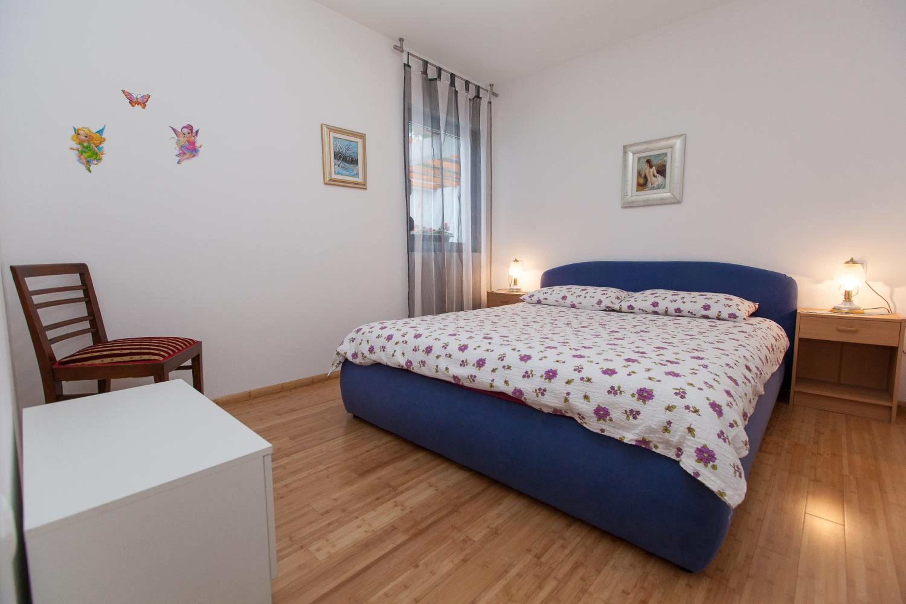 One-Bedroom Apartment with Sea View - Photo 15