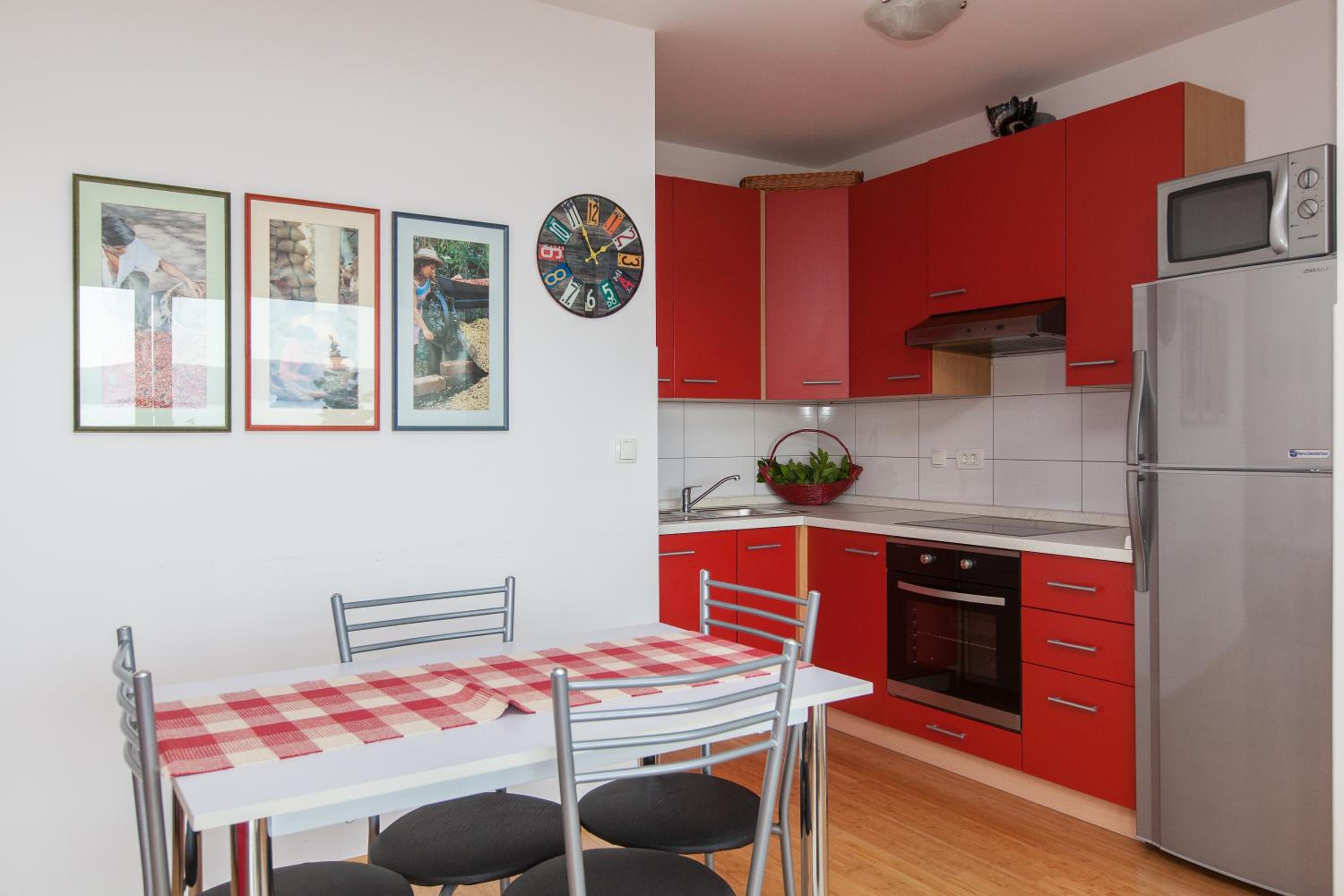 One-Bedroom Apartment with Sea View - Photo 13