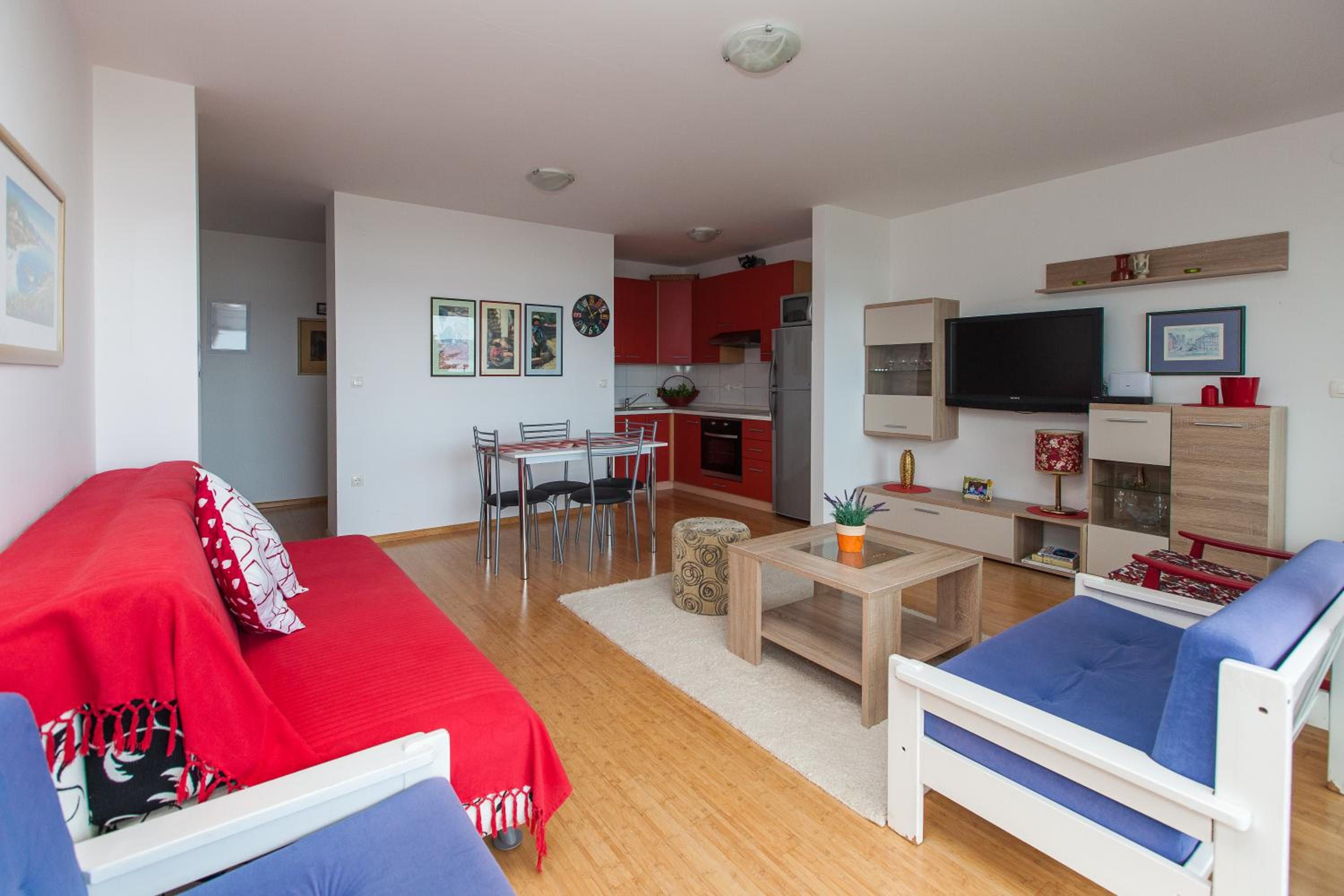 One-Bedroom Apartment with Sea View - Photo 12