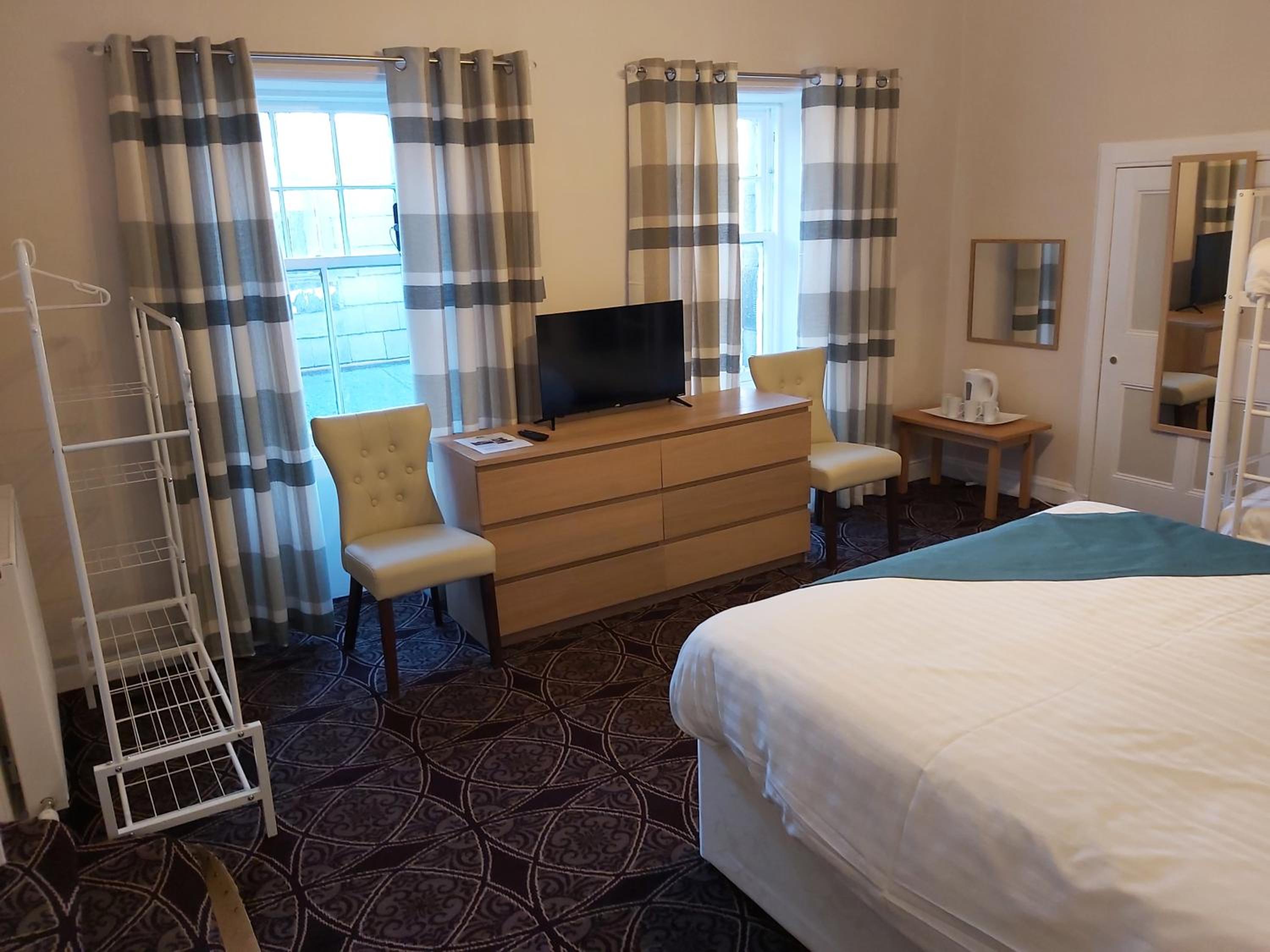 Deluxe Family Room