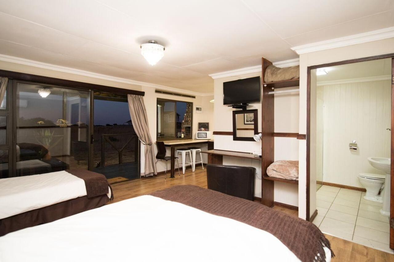 One-Bedroom House - Photo 3