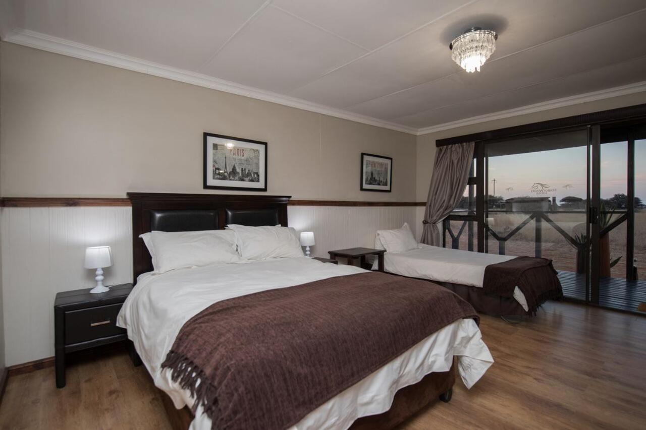 One-Bedroom House - Photo 13