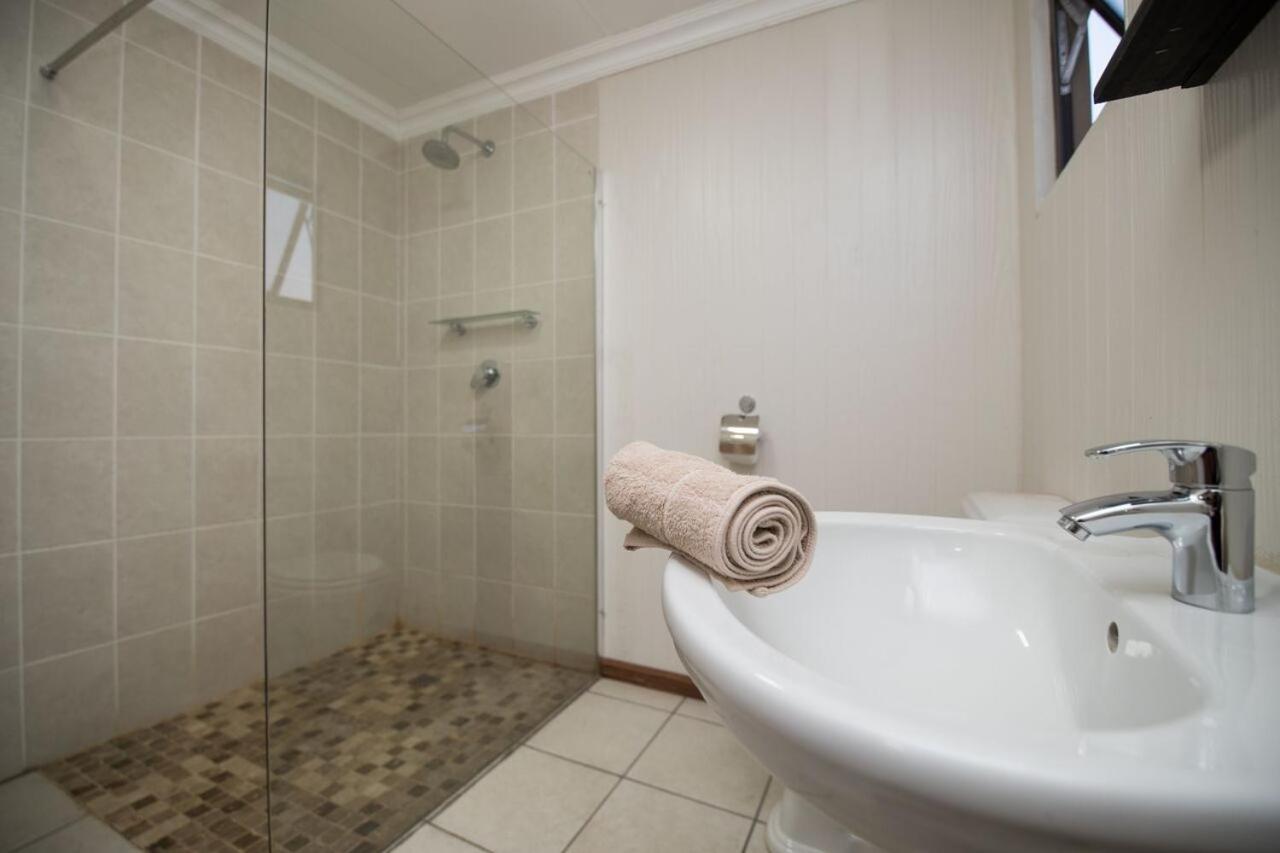 One-Bedroom House - Photo 12