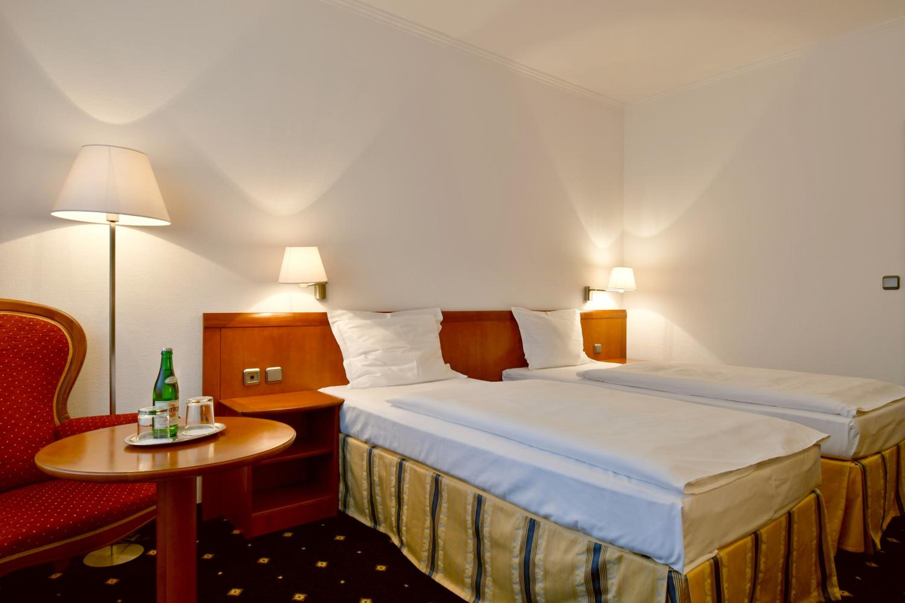 Double or Twin Room thumbnail 5
