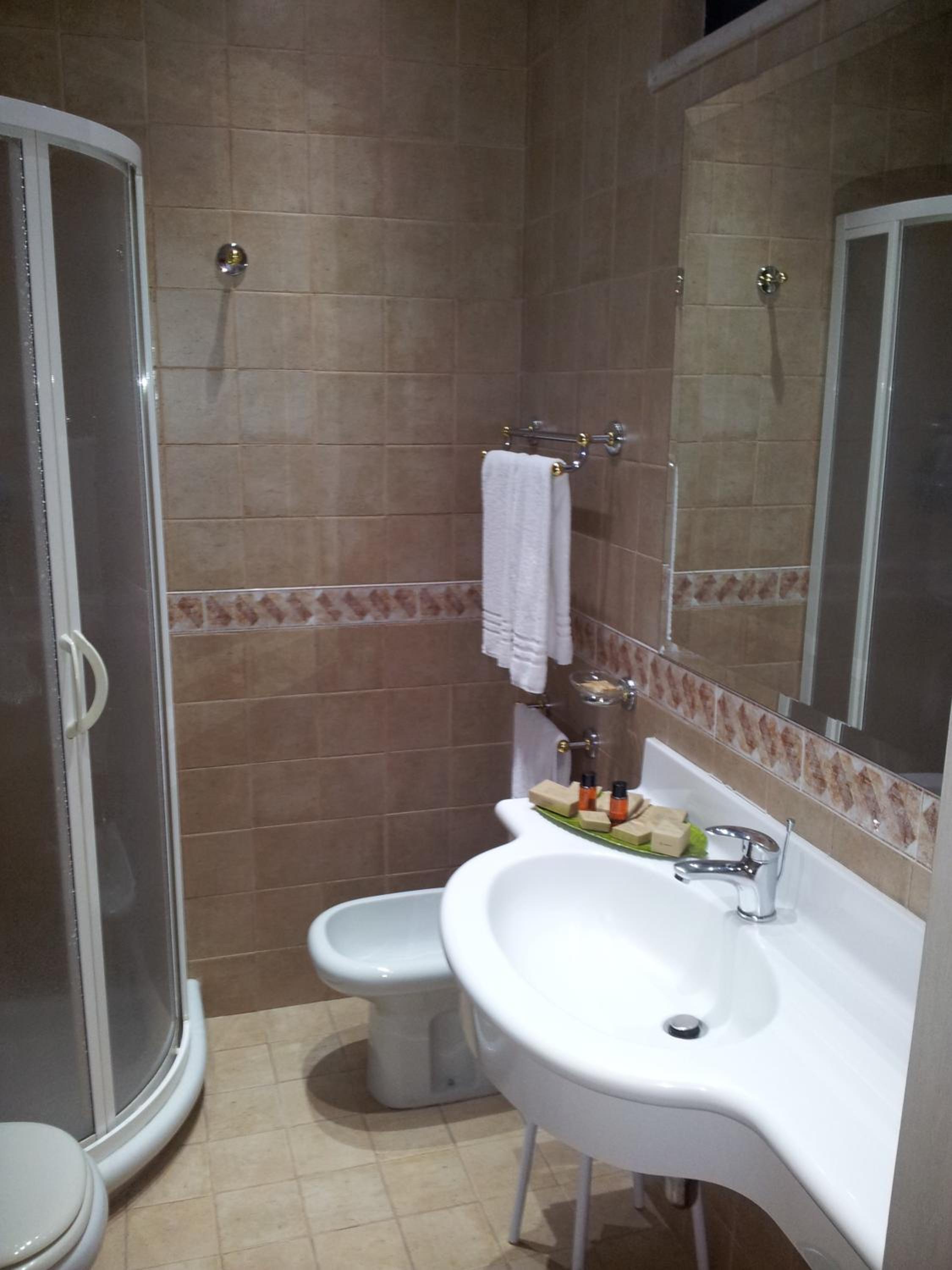 Classic Double Room - Photo 3