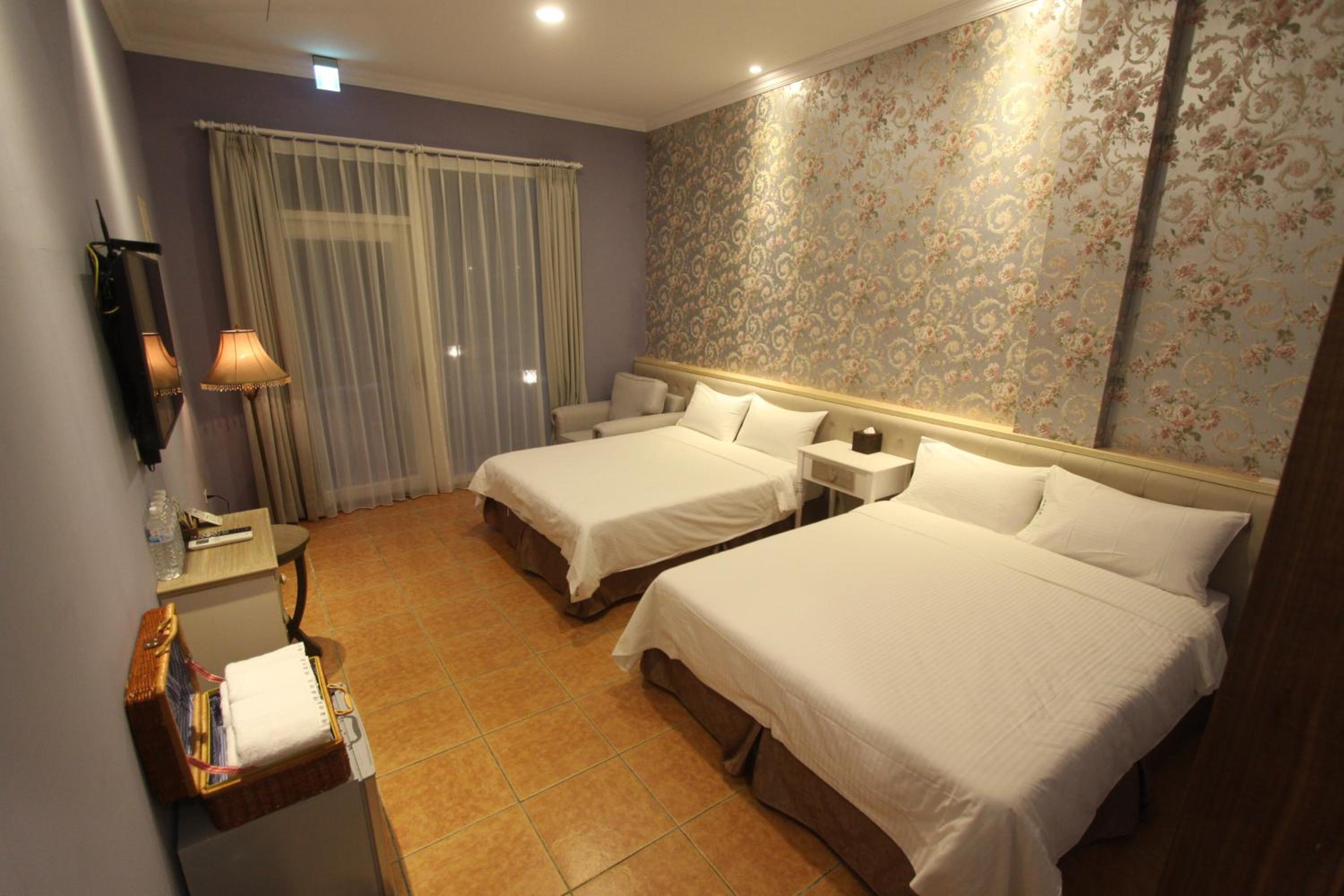 Quadruple Room with Mountain View photo 2