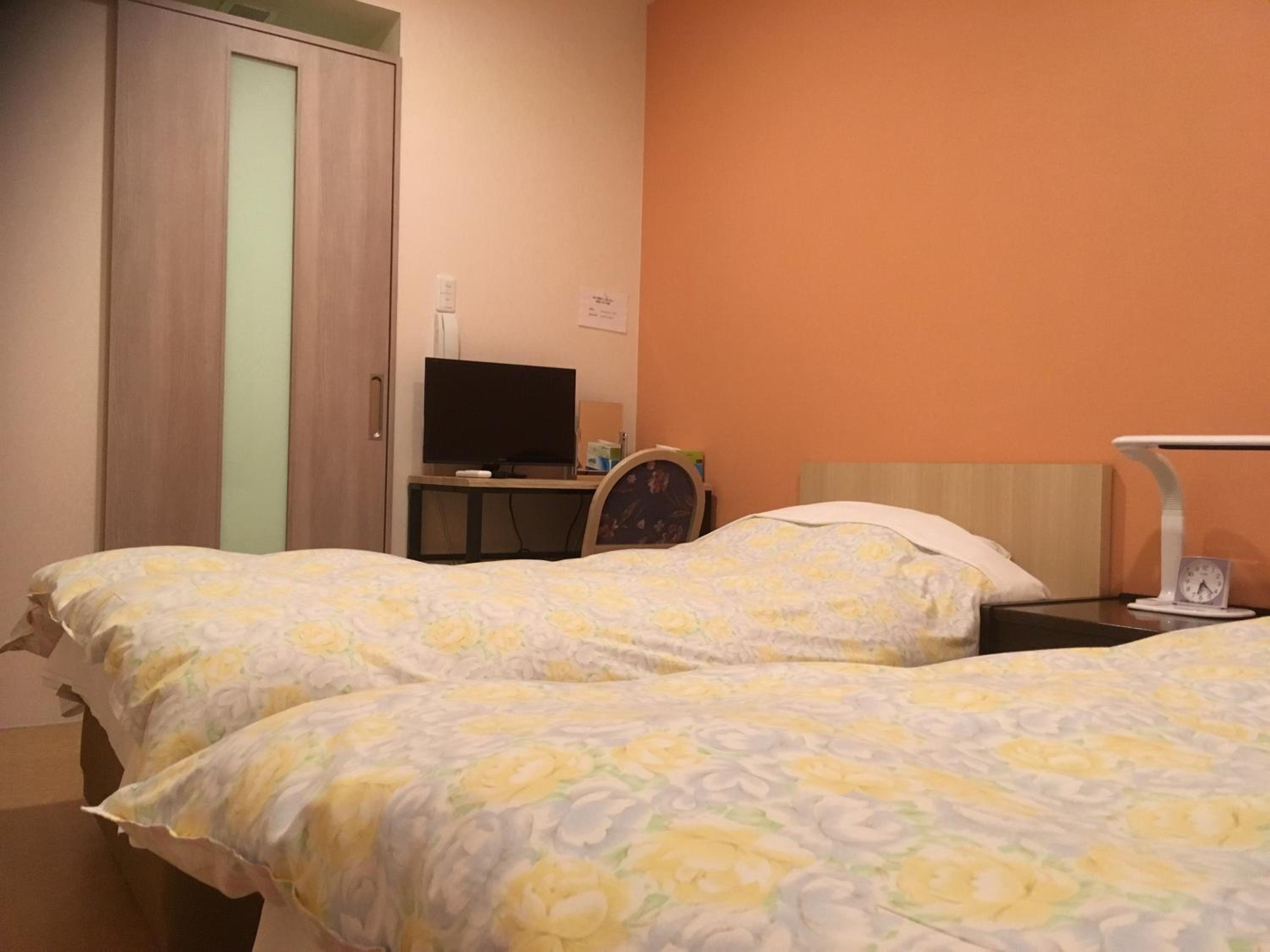 Twin Room - Non-Smoking - Photo 1