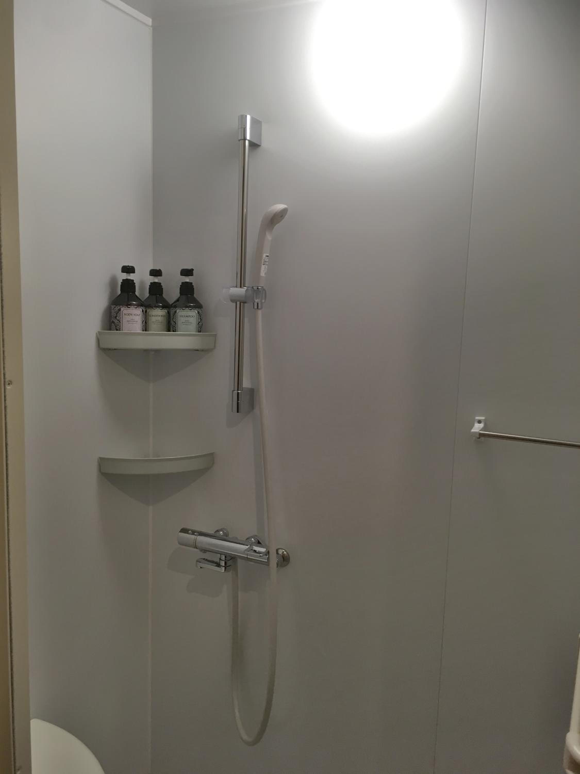 Twin Room - Non-Smoking - Photo 15