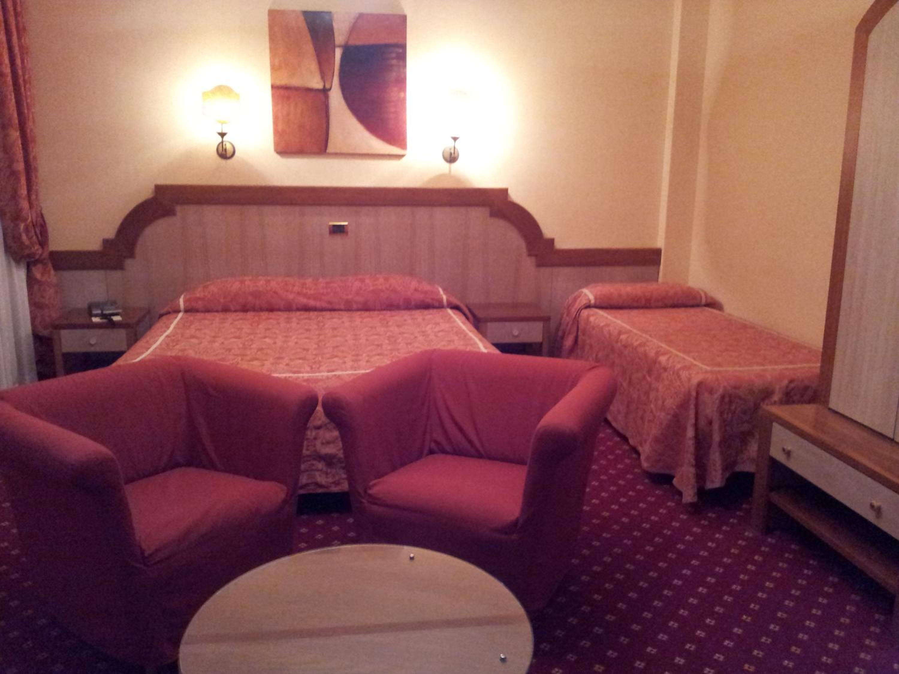 Classic Triple Room photo 2