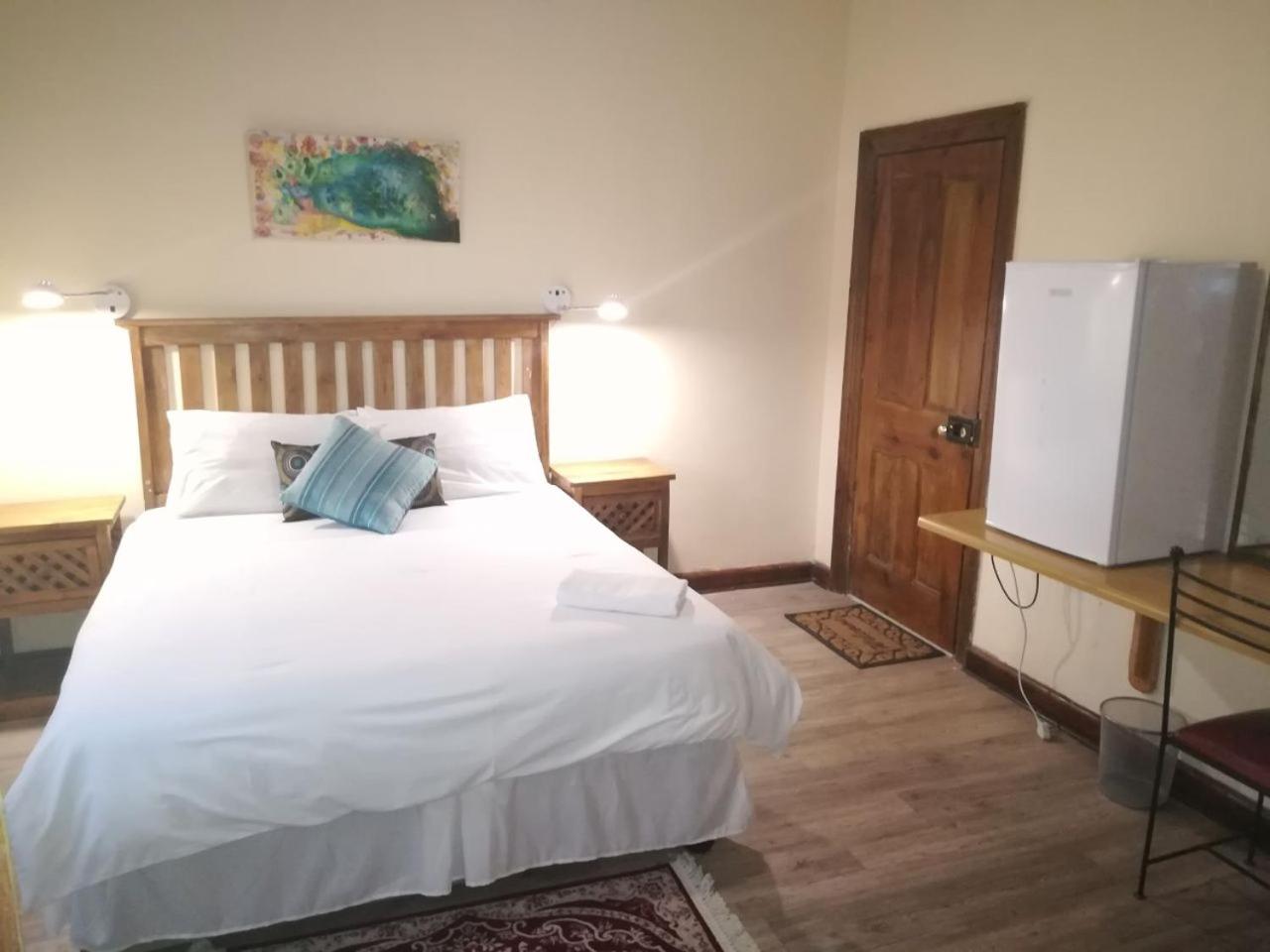 Queen Room photo 1