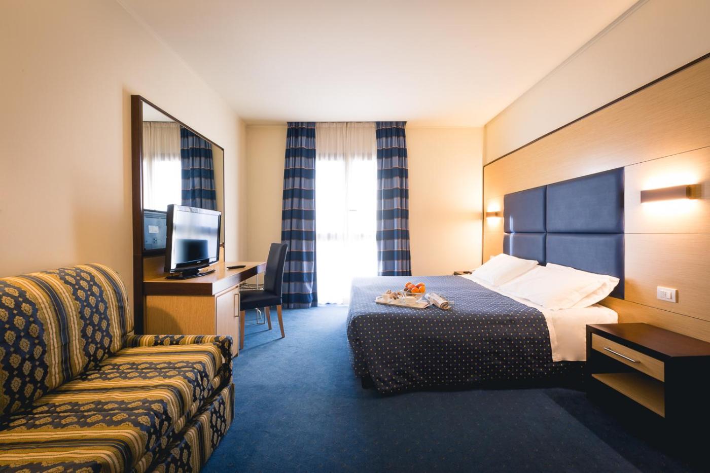 Double Room - Photo 4