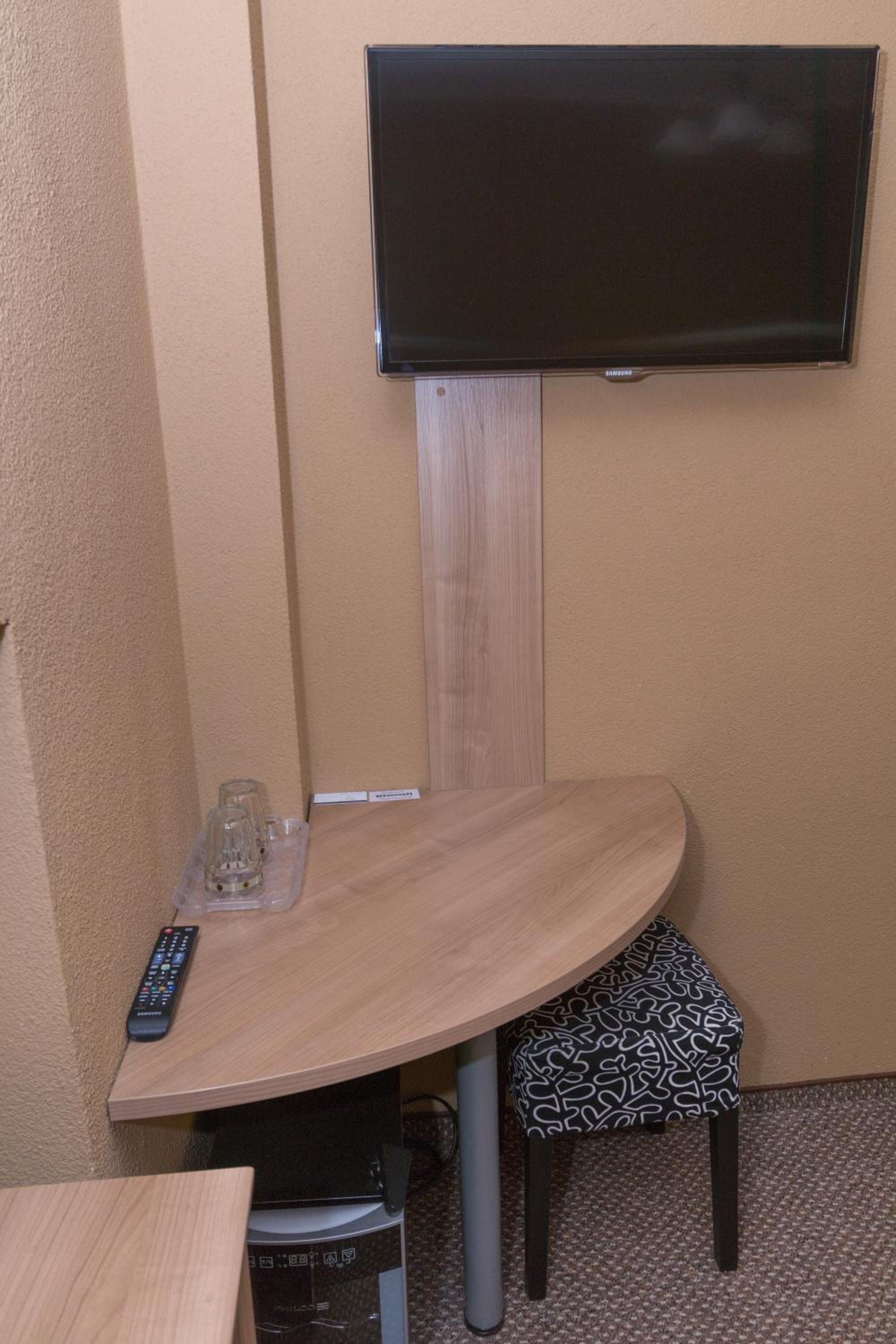 Double or Twin Room - Photo 15