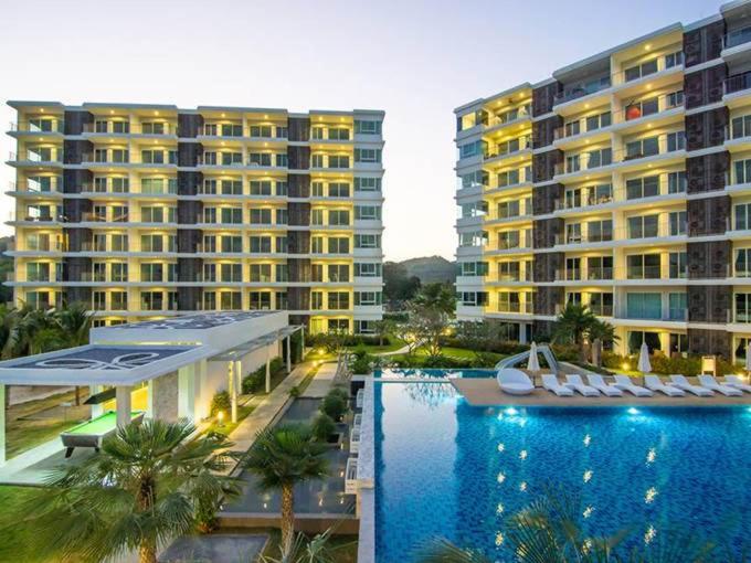 Apartment with Pool View  photo 3