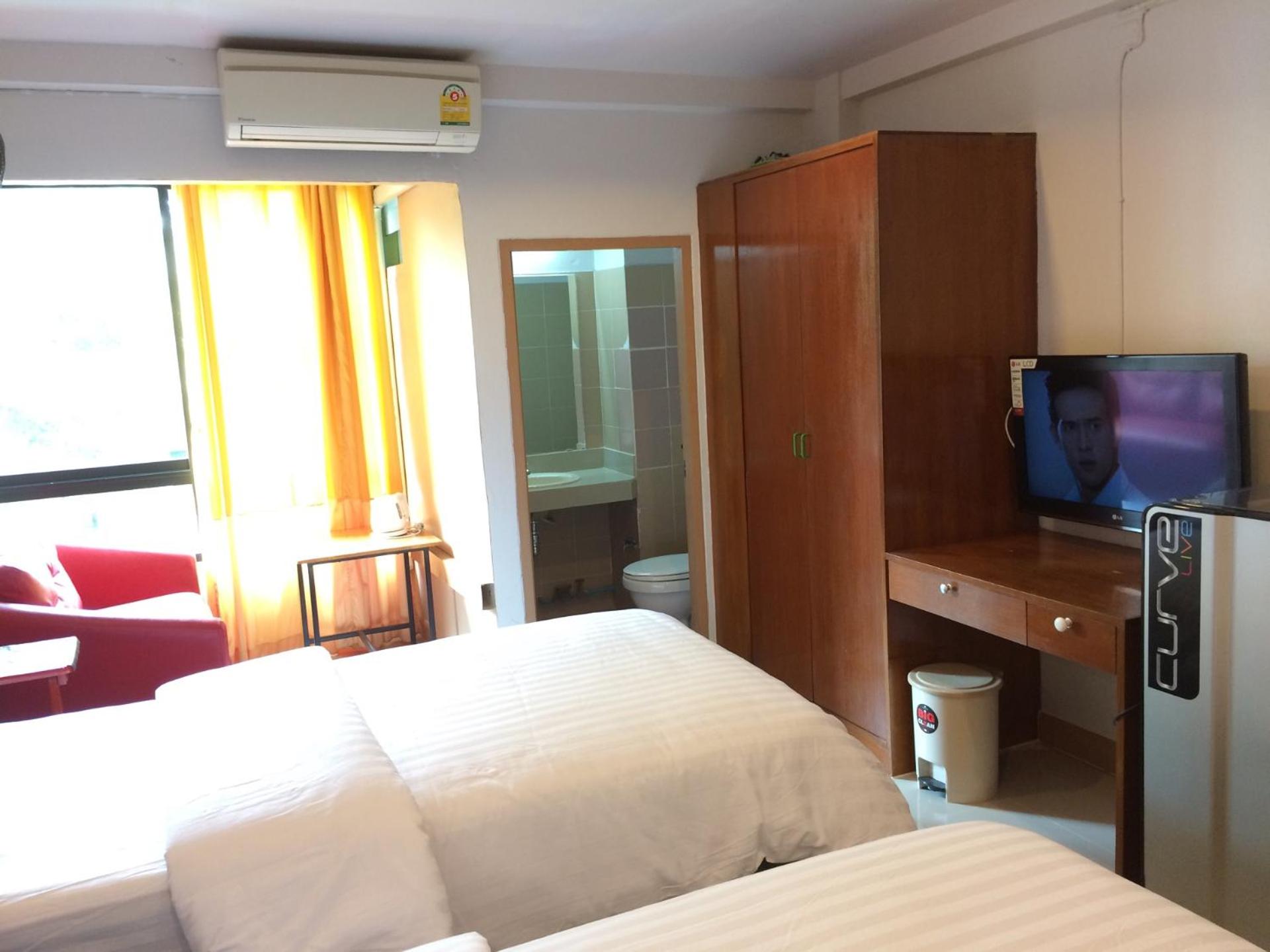 Budget Twin Room photo 3