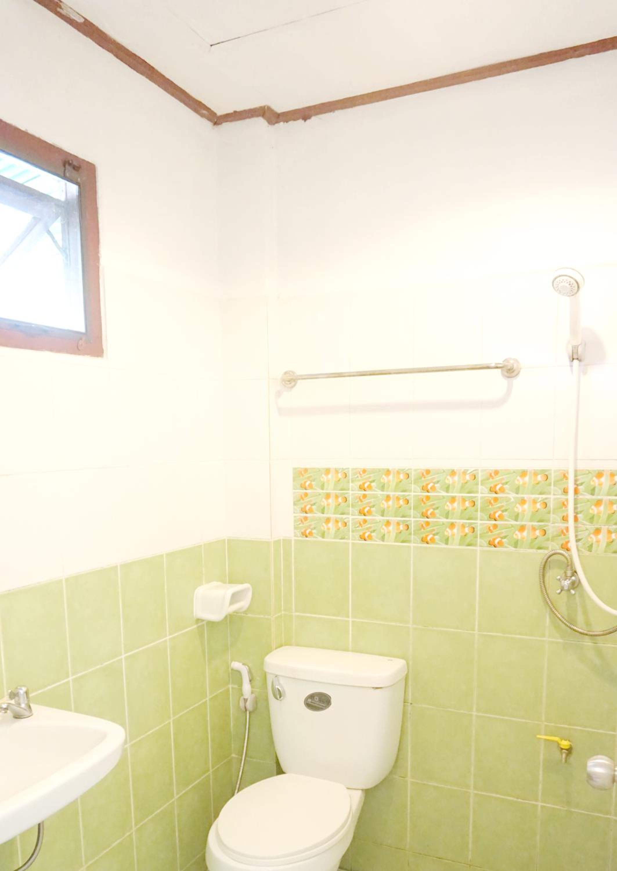 Quadruple Room - Photo 11