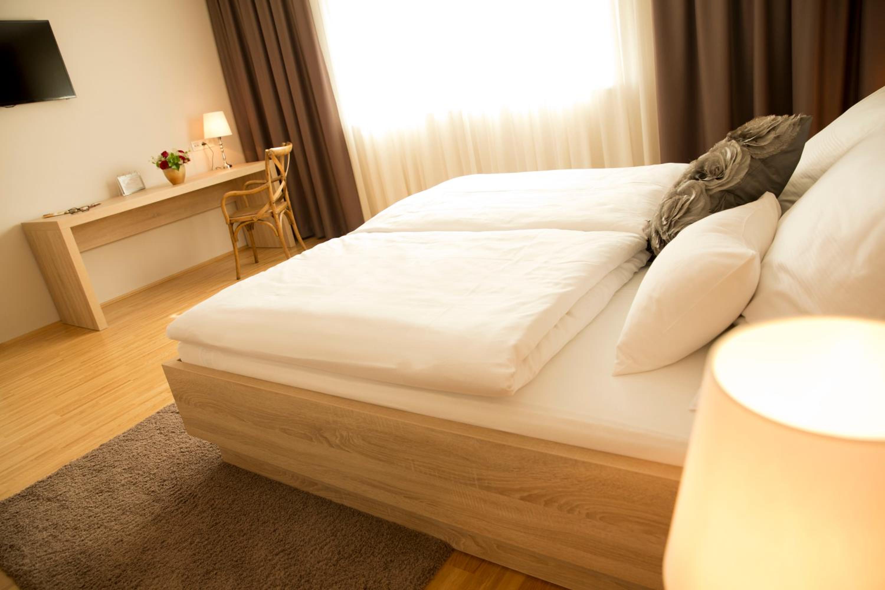 Double Room - Photo 14