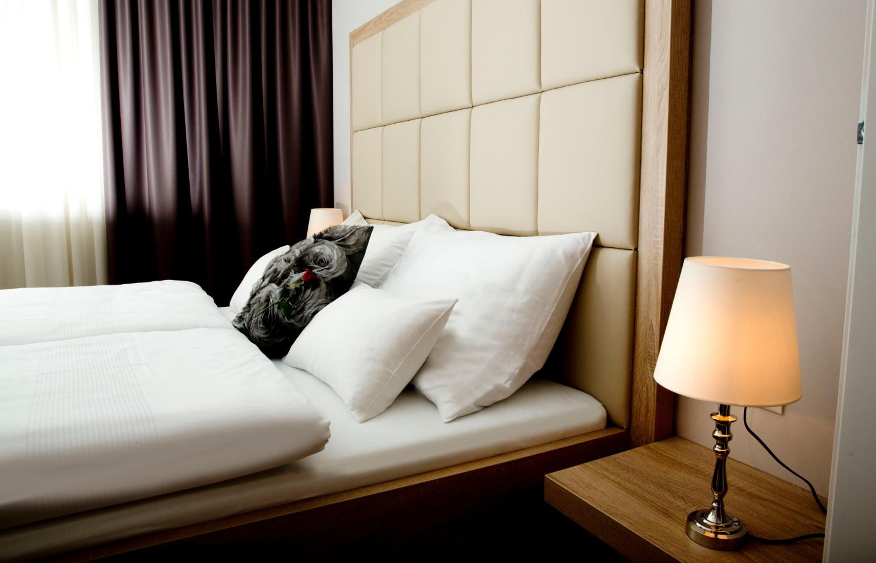 Double Room - Photo 13