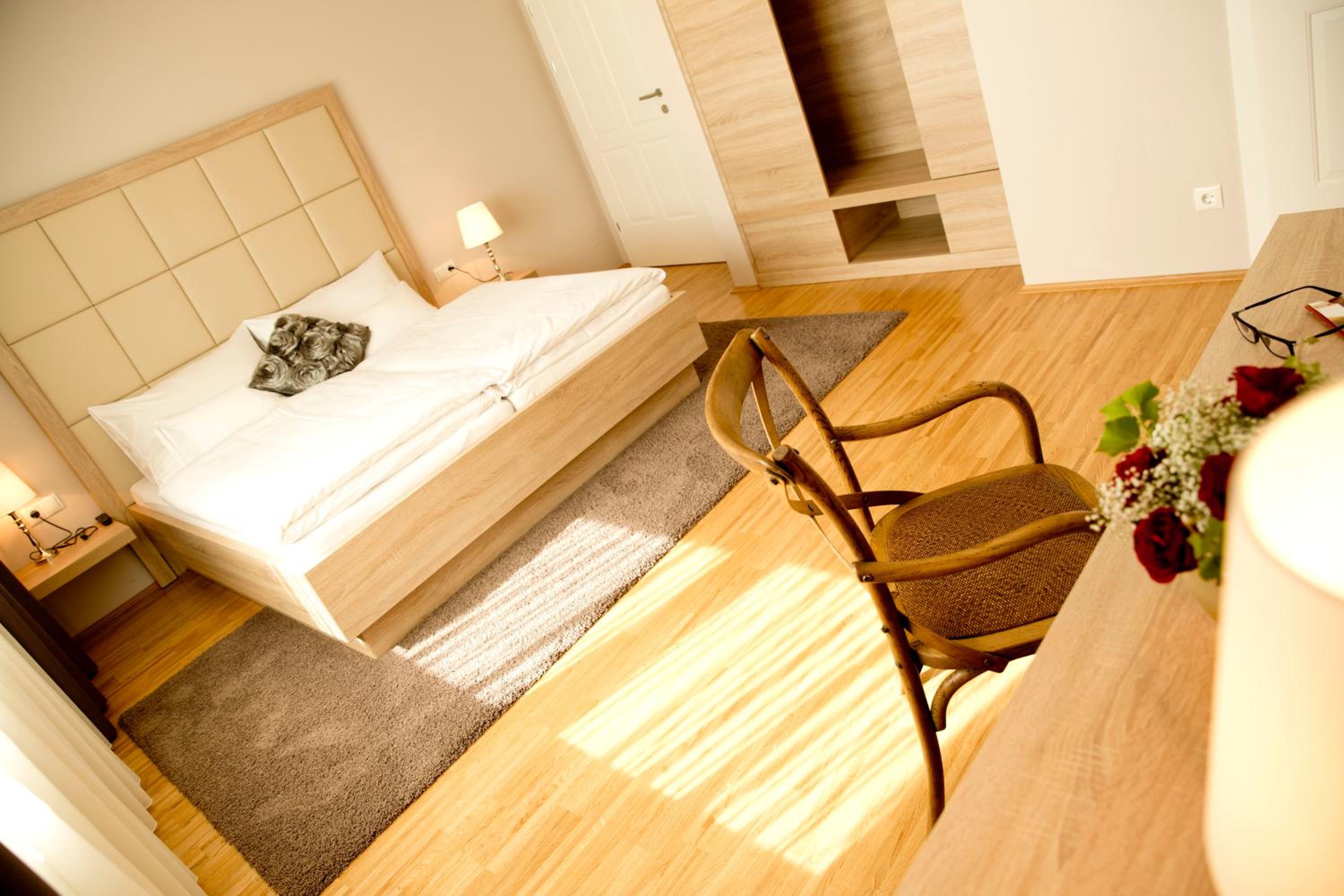 Double Room - Photo 5
