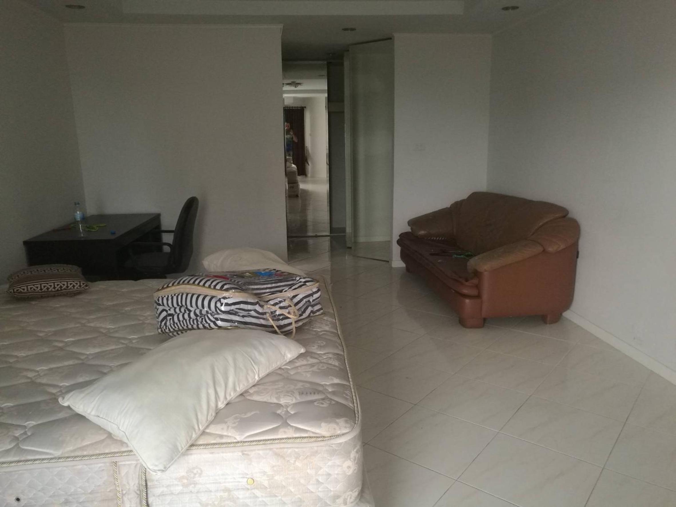 Two-Bedroom Apartment with Balcony and Sea View photo 2