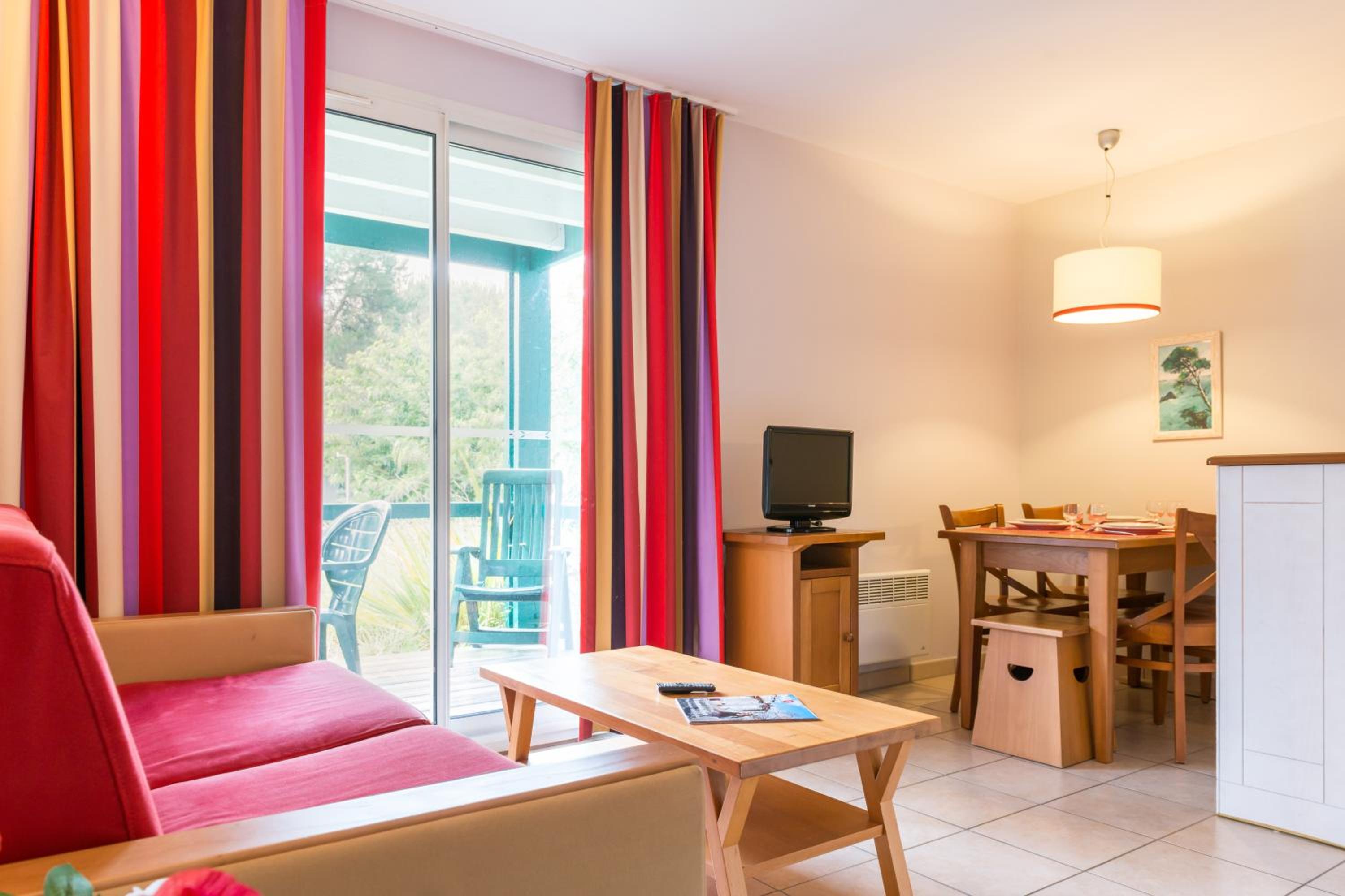 One-Bedroom Apartment (4 People) - Photo 4