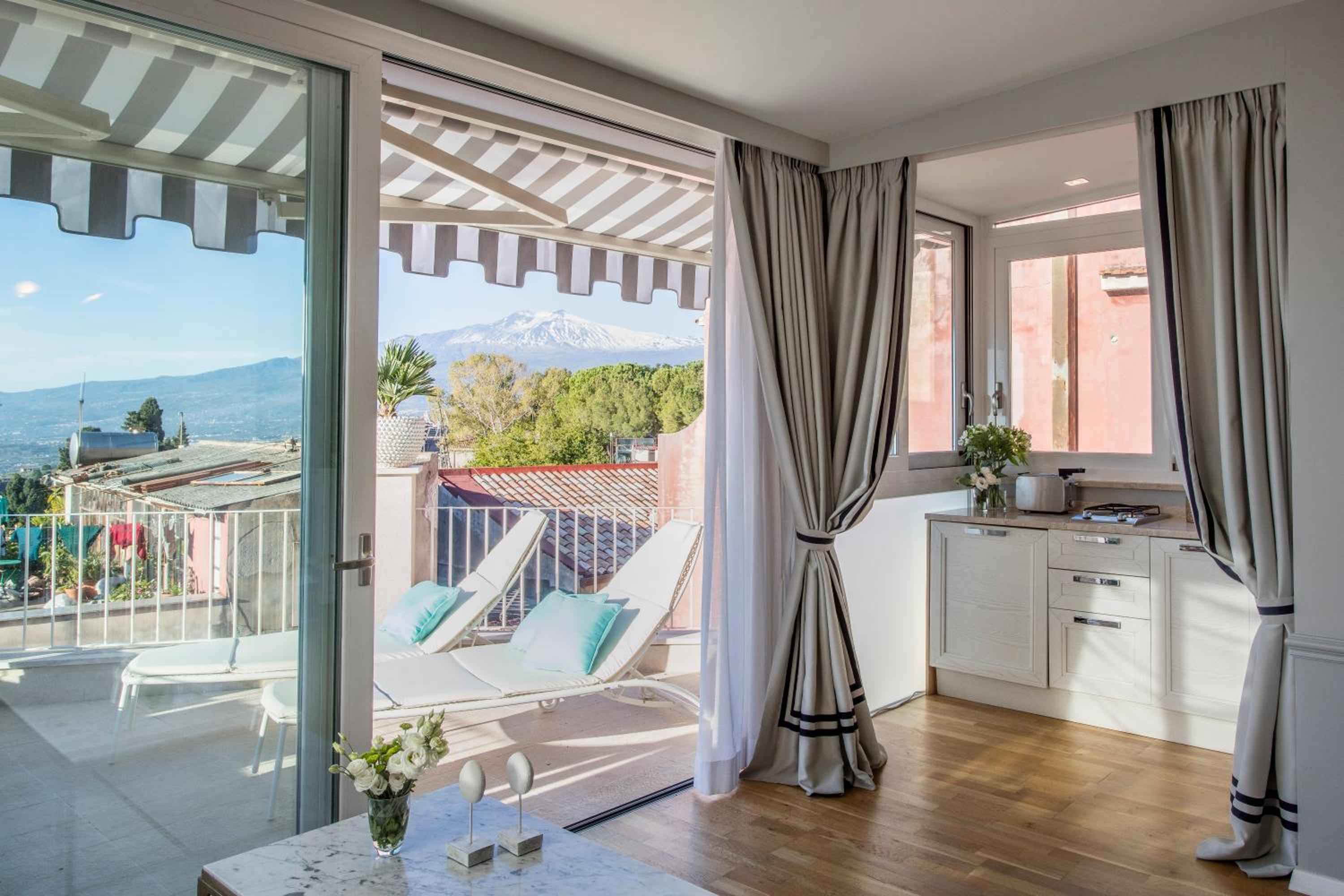 One-Bedroom Apartment with Terrace and Sea View