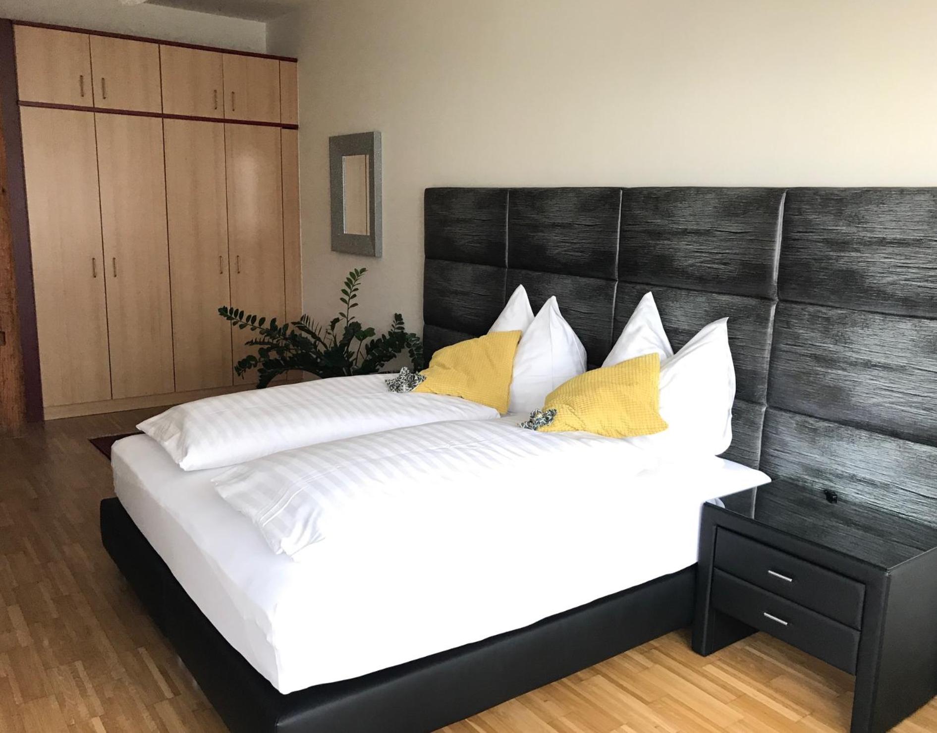 Deluxe Double Room with Shower photo 1