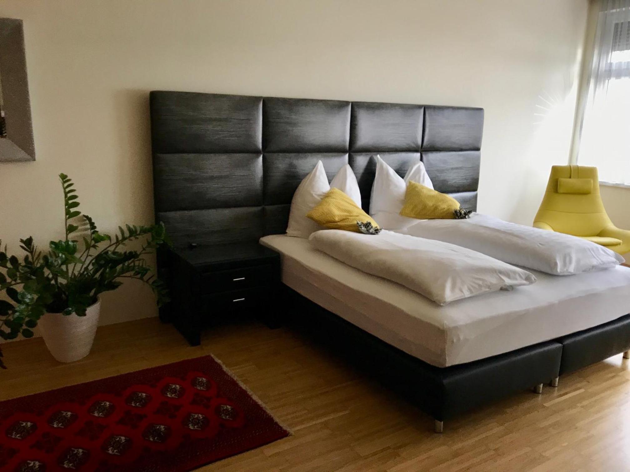 Deluxe Double Room with Shower photo 2